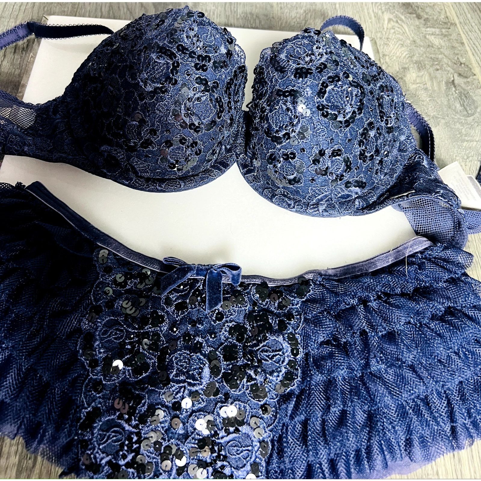Victoria's Secret Victoria's Secret navy blue push up bra and panty set 34b S Size ONE SIZE - 1 Thumbnail