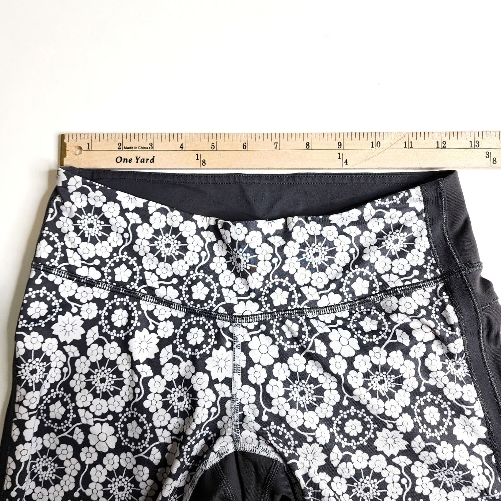 Lululemon Lululemon Cropped Womens 2 Ignite Floral Patterned Leggings Women Size Inseam Size 26" / US 2 / IT 38 - 3 Thumbnail