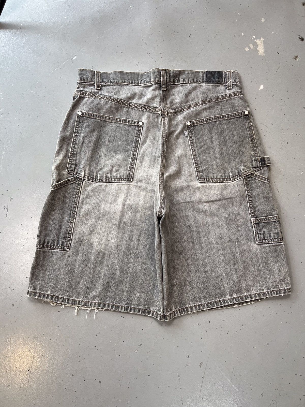 Levi's × Vintage Vintage Levi’s silvertab loose fit denim jort Size US 36 / EU 52 - 6 Thumbnail