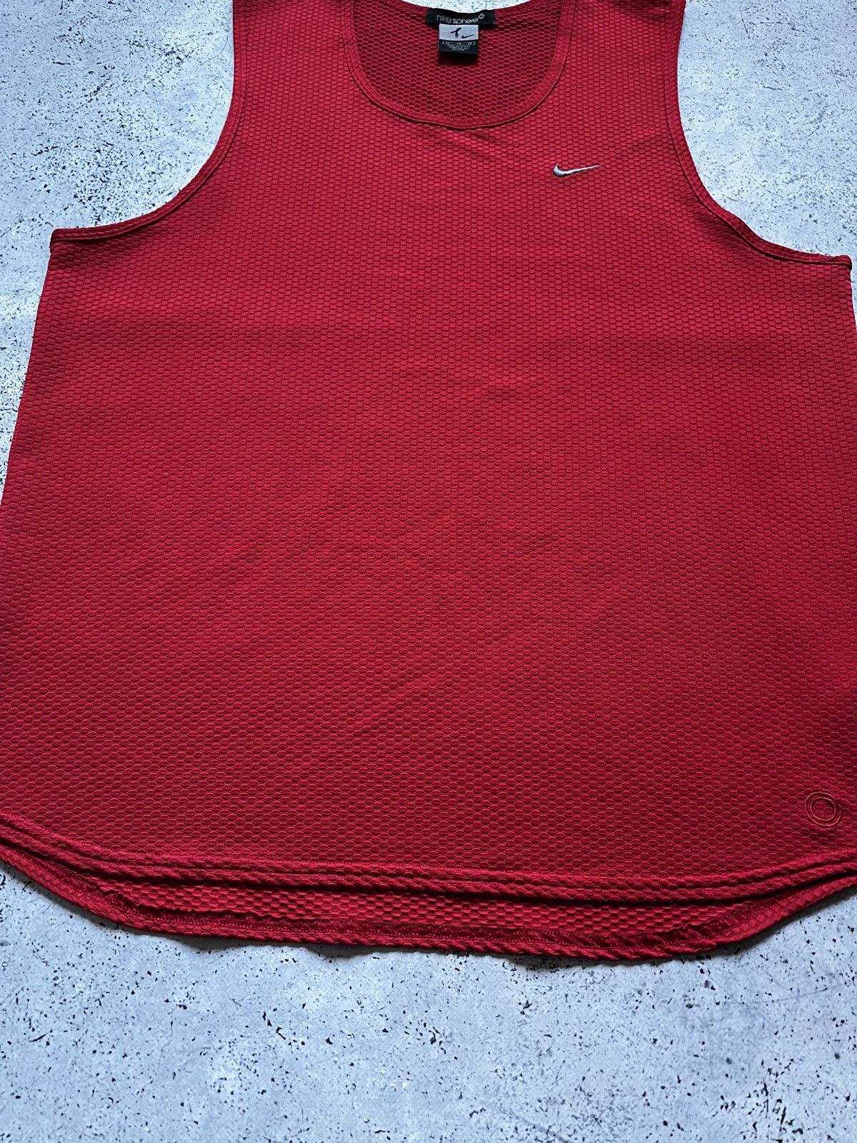 Nike × Vintage Vintage Nike Sphere Sleeveless Red Waffle Tank Top Y2K USA Size US XL / EU 56 / 4 - 3 Thumbnail