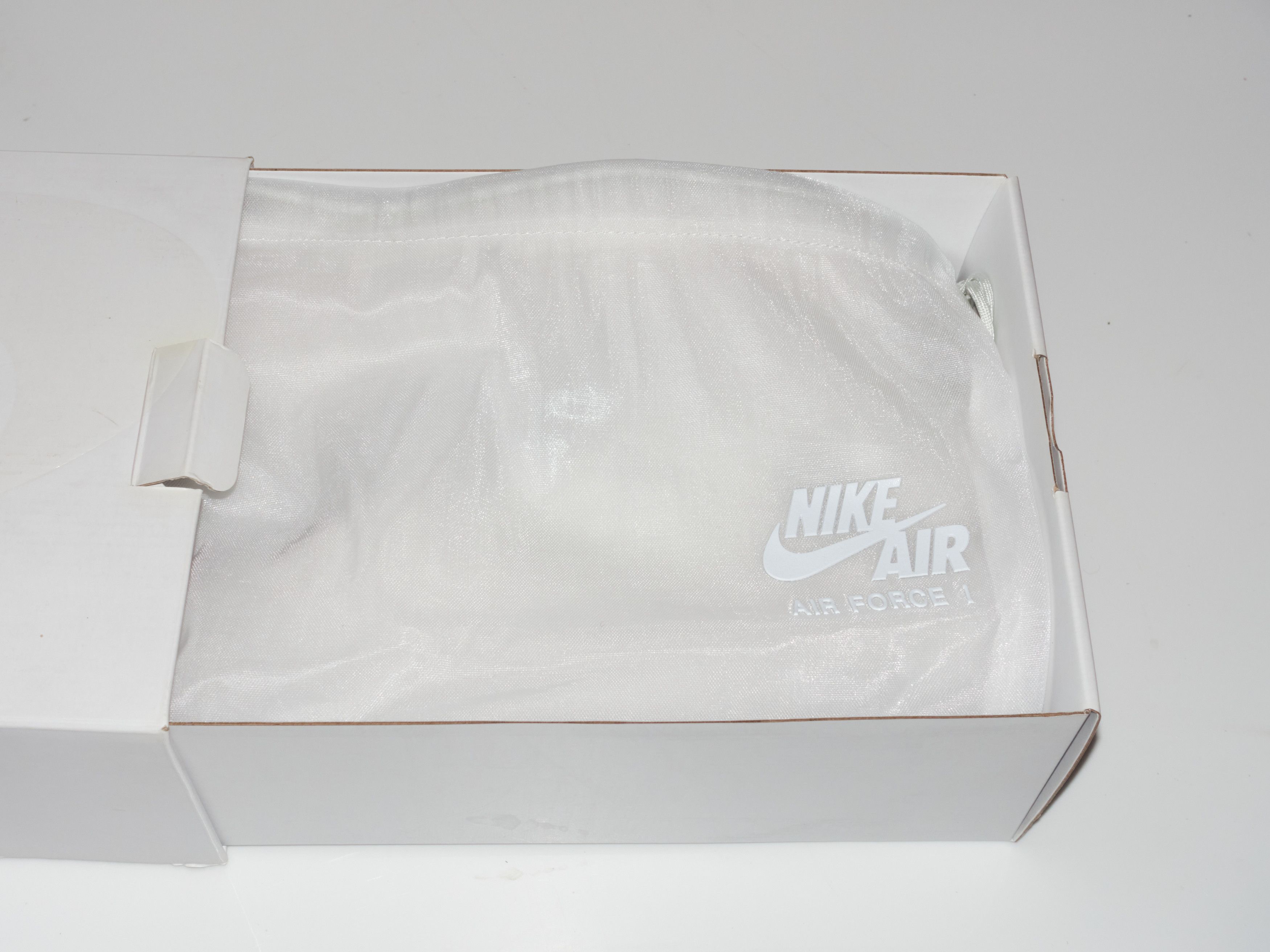 Nike Wmns Nike Air Force 1 Explorer XX Sz 7 AO1524-100 Size US 7 / IT 37 - 8 Thumbnail