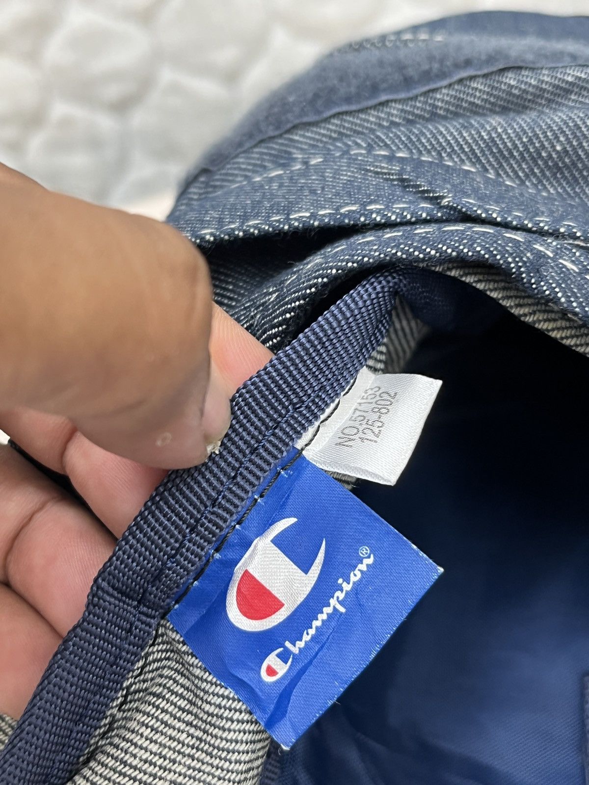 Champion × Lee 🔥🔥🔥STEALS CHAMPION & LEE RIDERS BAG Size ONE SIZE - 24 Thumbnail