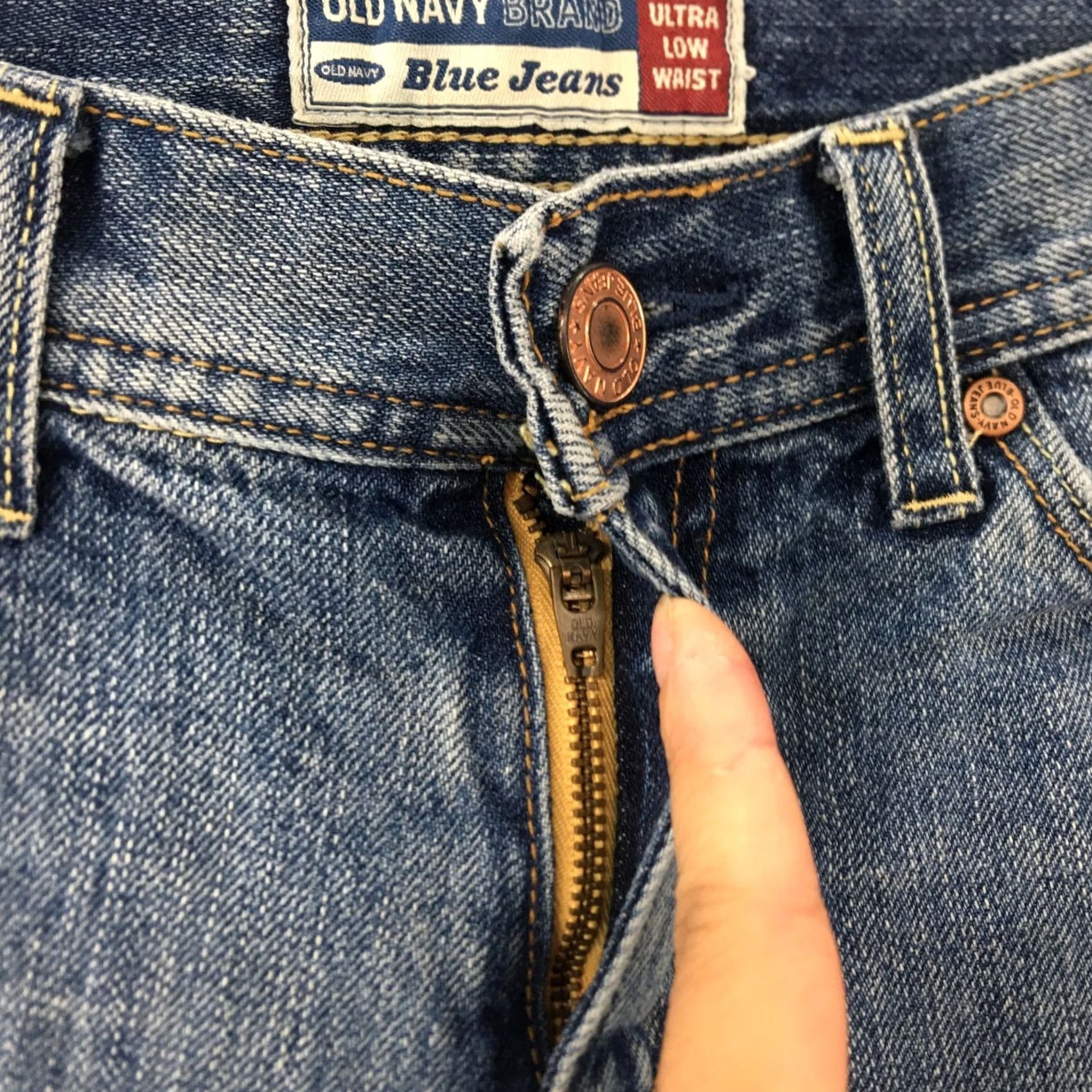 Old Navy Old Navy Jeans Womens 29x24.5 Blue Denim Zip Fly Straight Low Waist Straight Jeans Womens Blue Denim Zip Fly 29x24.5 Regular Modern Classic Mens? Size 29" - 4 Thumbnail