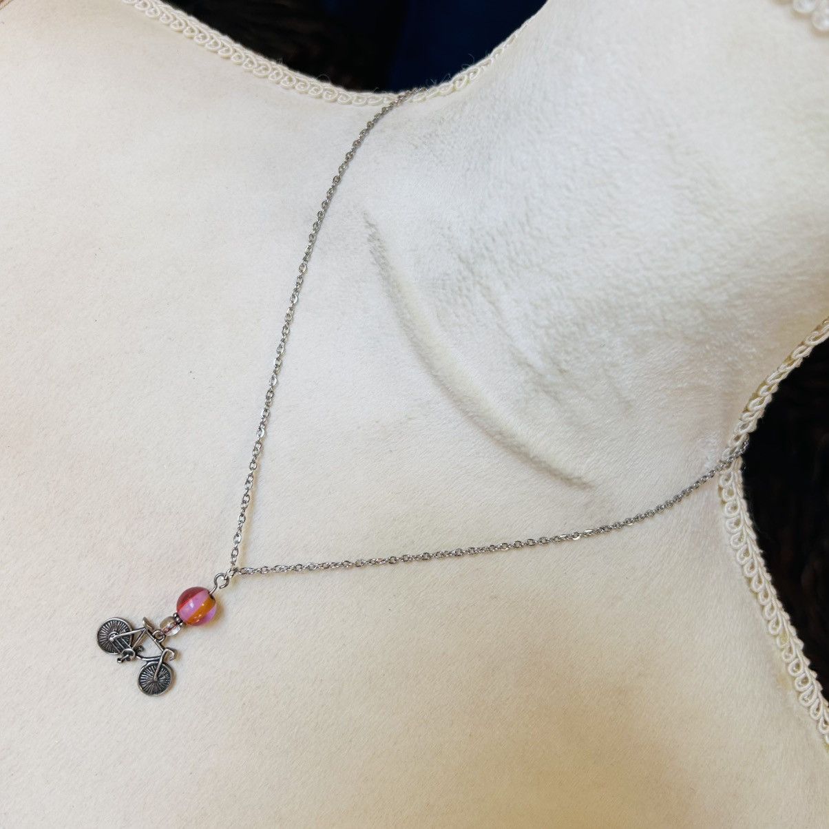 Handmade Handcrafted vintage beaded bicycle charm pendant necklace Size ONE SIZE - 2 Thumbnail