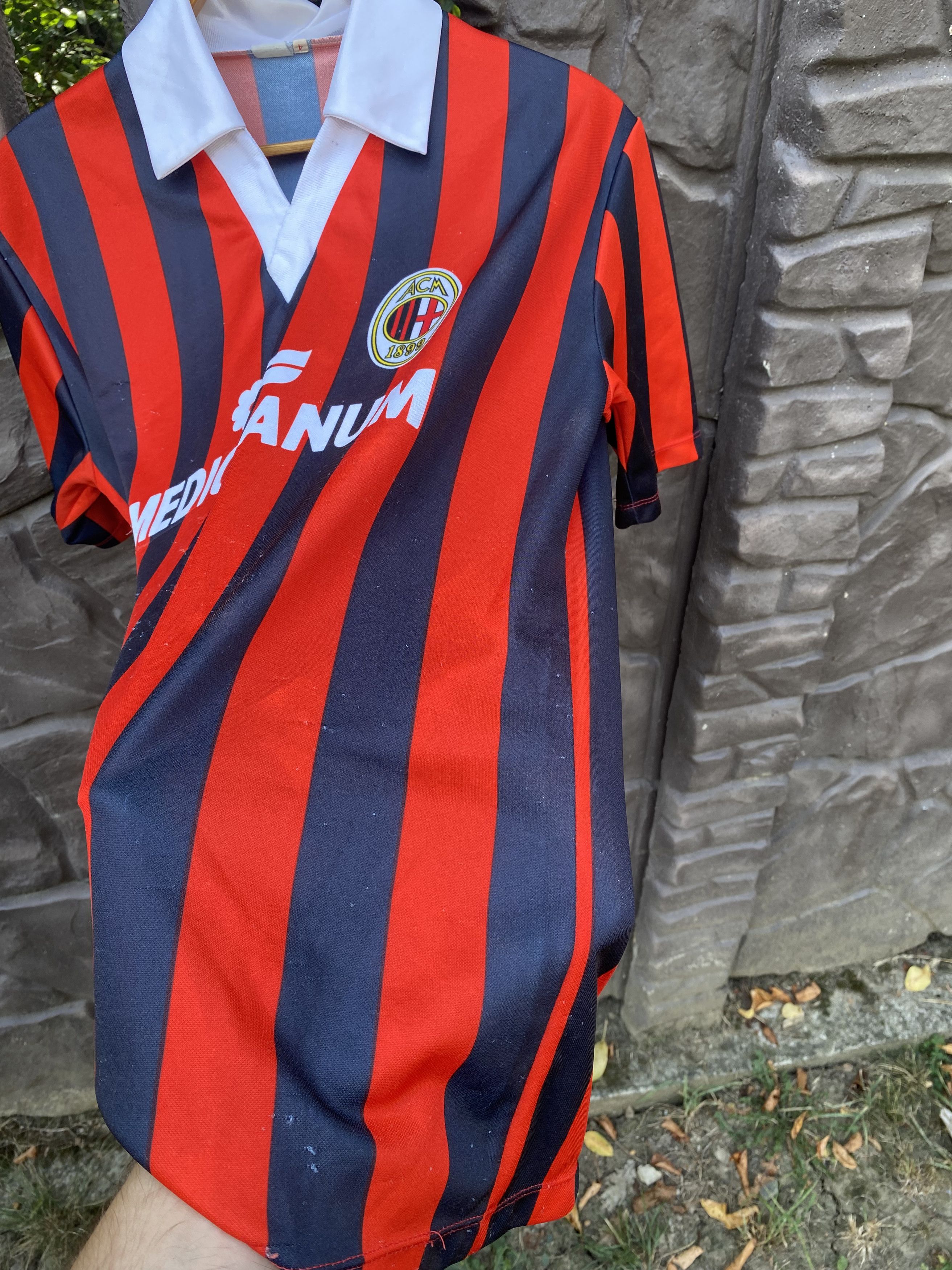 Vintage Vintage A.C MILAN Marco VAN BASTEN 9 Jersey Mediolanum Size US S / EU 44-46 / 1 - 22 Thumbnail