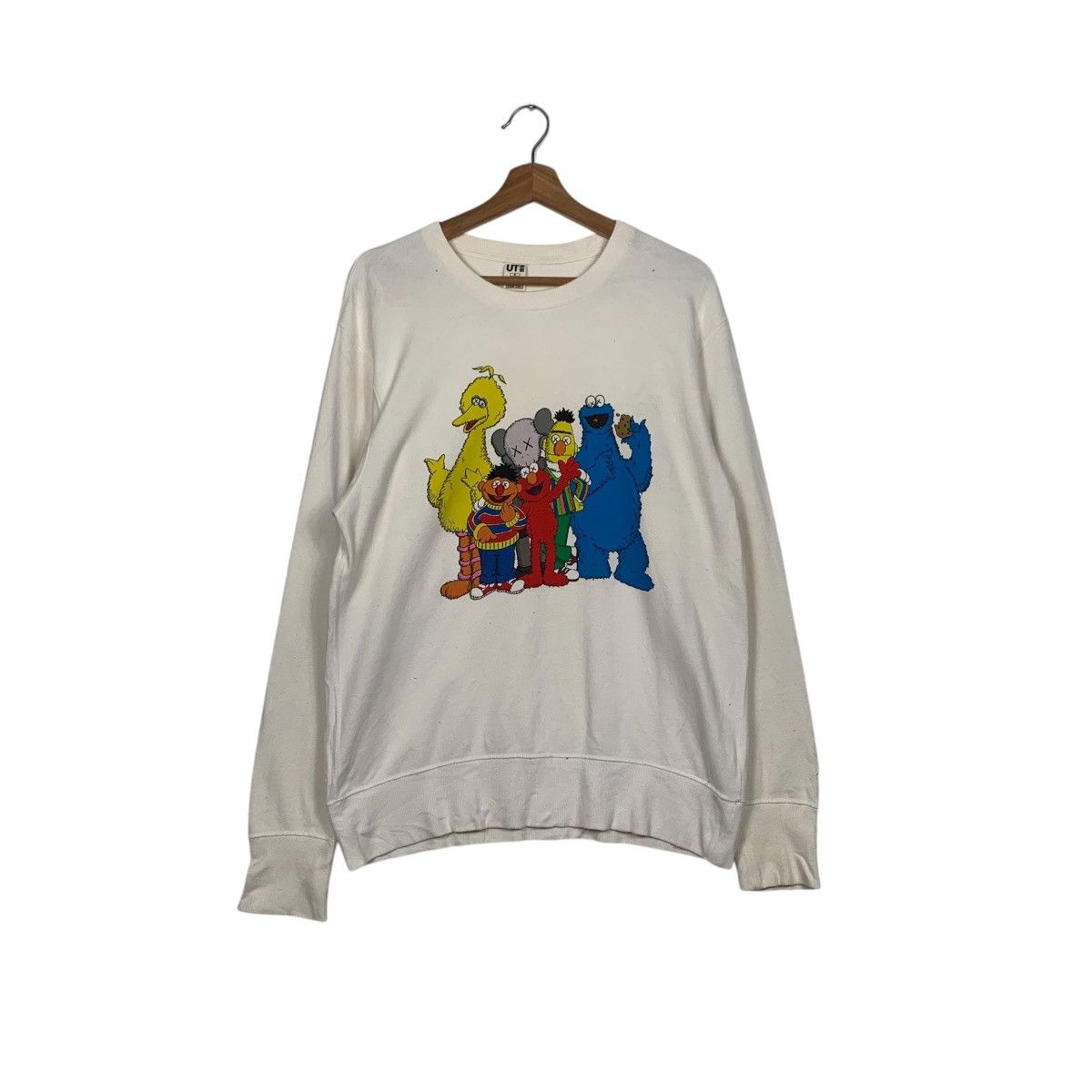 Kaws × Uniqlo UT X KAWS SESAME STREET Graphics Sweatshirt #1584-C71 Size US M / EU 48-50 / 2 - 1 Thumbnail