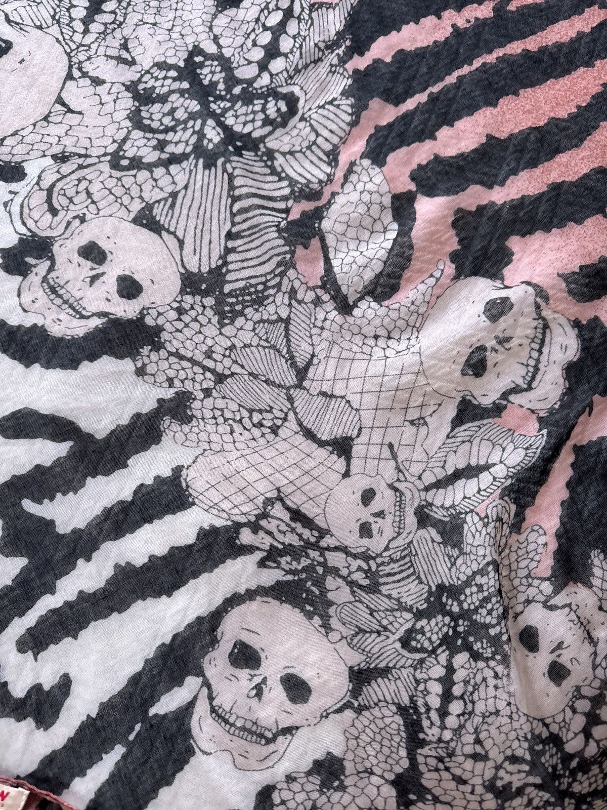 Vintage Vintage Scarf Skull Full Print Alexander McQueen style 90s Size ONE SIZE - 8 Thumbnail