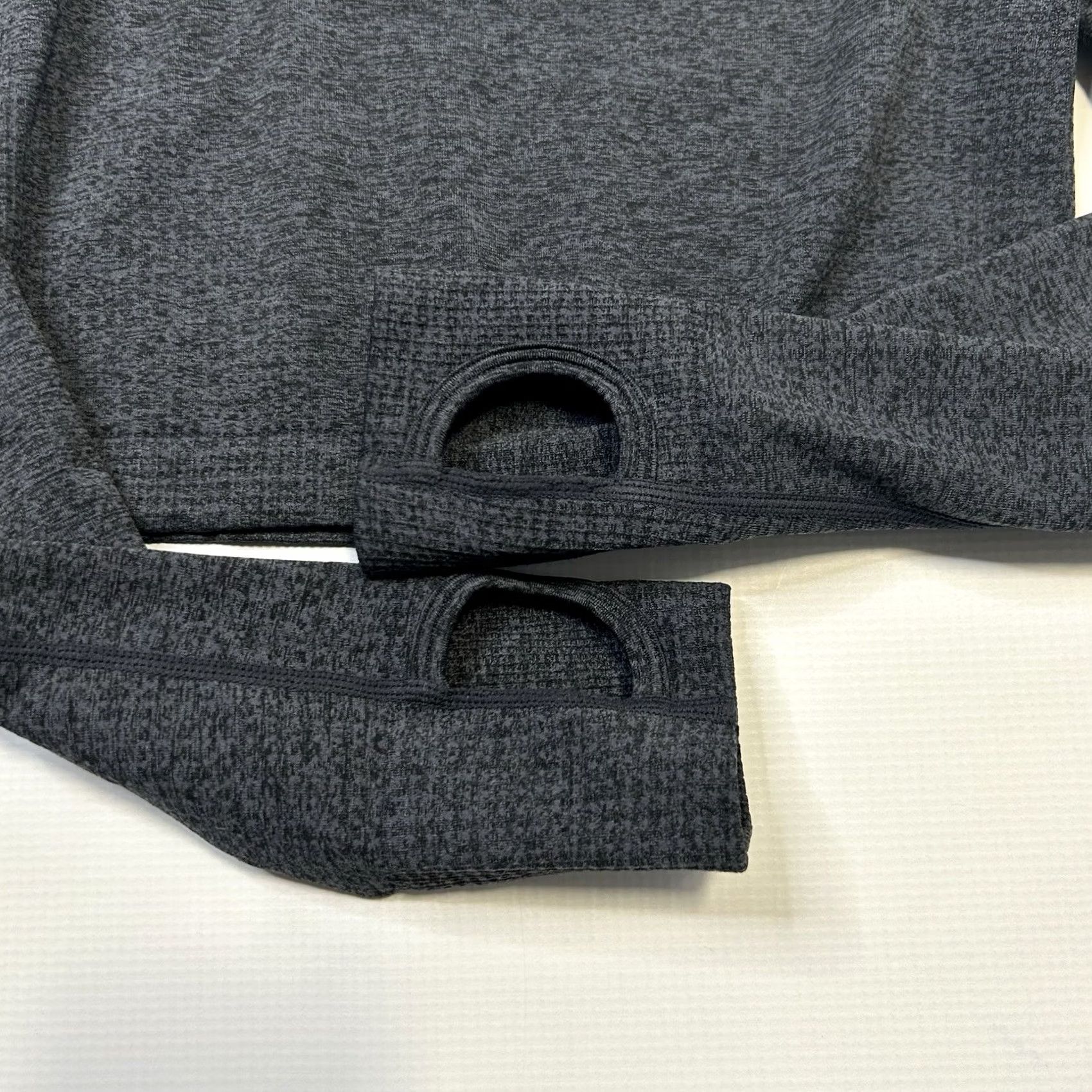 Gymshark Gymshark Adapt Seamless Cropped Top Womens Size S Charcoal Black Shirt Womens XS XS Size S / US 4 / IT 40 - 7 Thumbnail