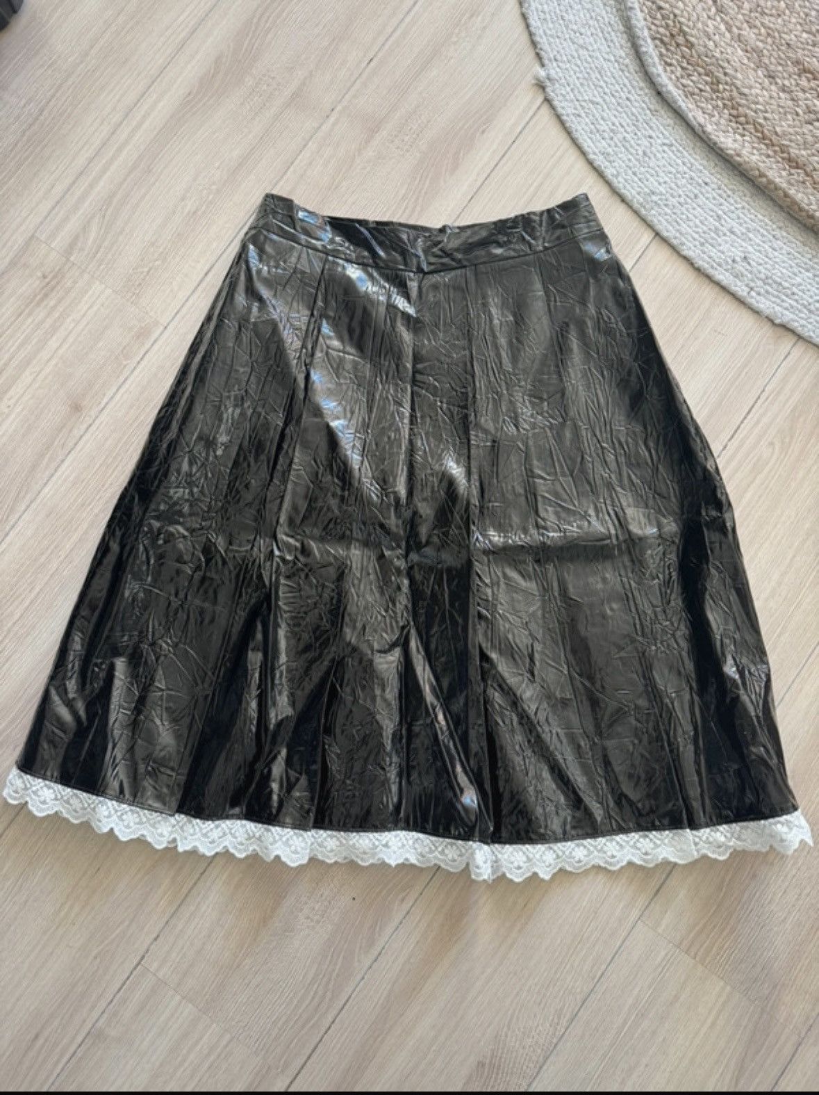 image of Shushutong Black Pleated Skirt, Women's (Size 28)