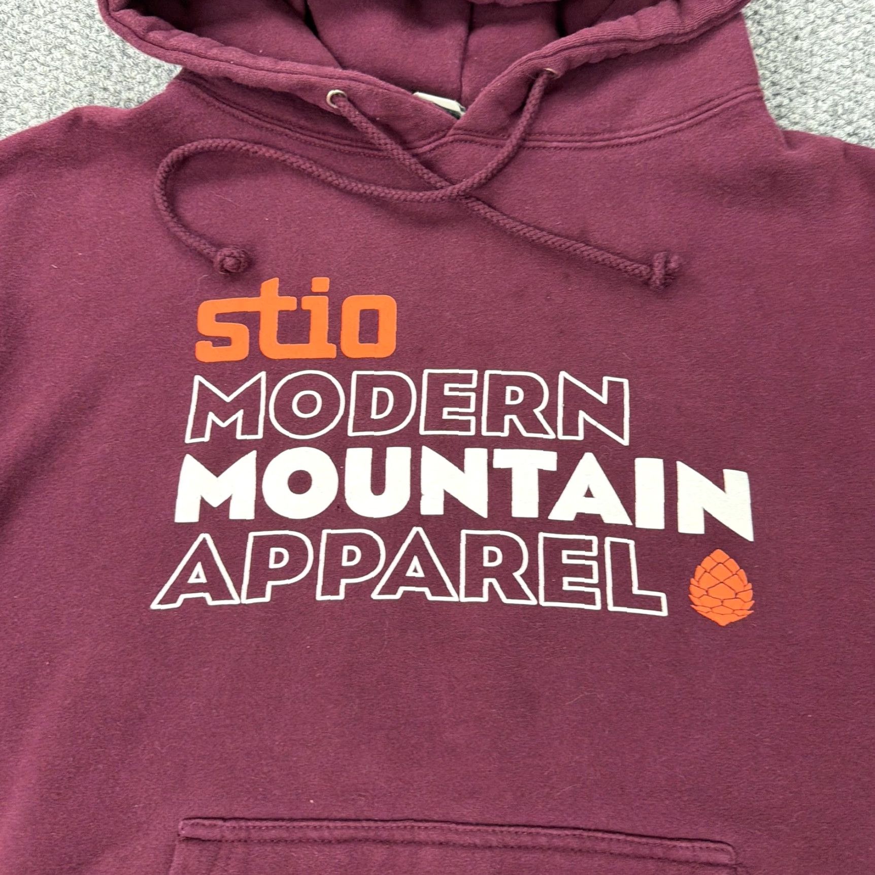 Vintage Stio Hoodie Mens Small Maroon Pullover Graphic Print Outdoor Fleece Hooded Pockets Logo Shirt/Hoody Size US S / EU 44-46 / 1 - 2 Thumbnail