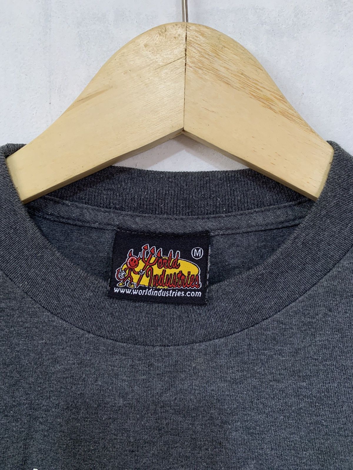 World Industries Vintage World industries drunken kids graphics Size US M / EU 48-50 / 2 - 4 Thumbnail
