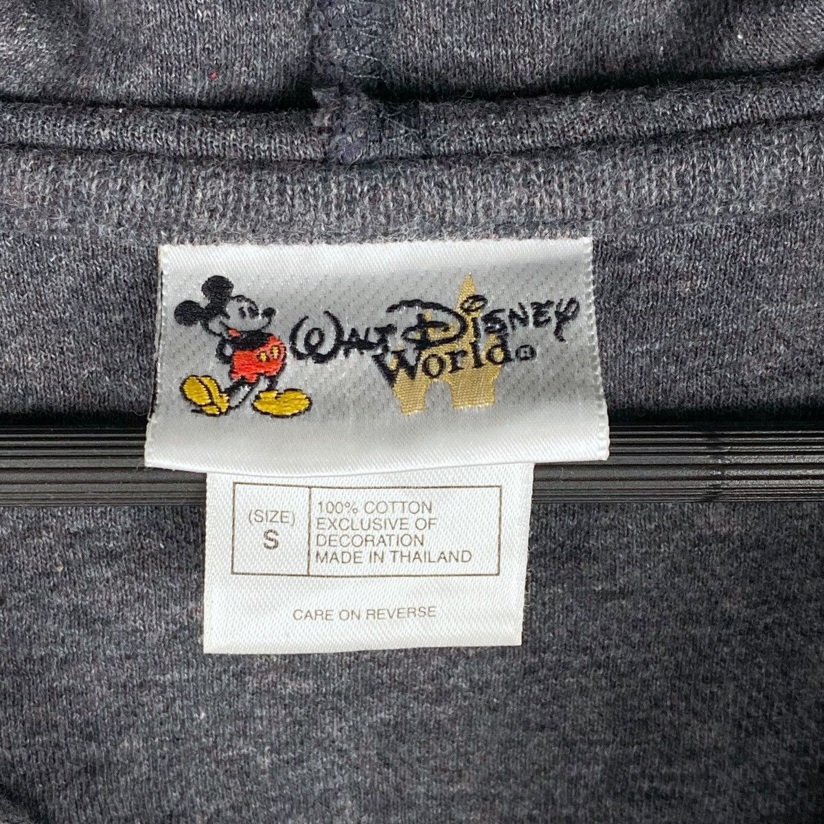 Disney Winnie The Pooh Hoodie Half Zip Sweatshirt Pullover Jumper Size US L / EU 52-54 / 3 - 6 Thumbnail