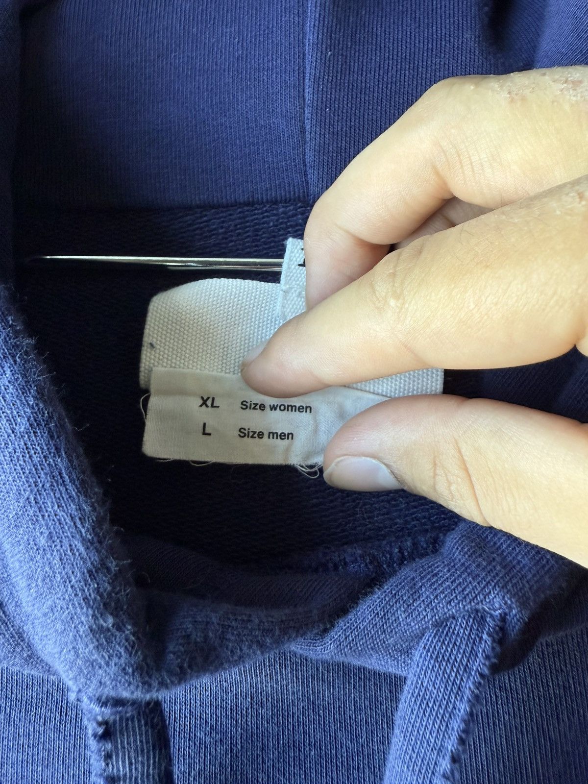 MM6 MM6 MAISON MARGIELA EMBROIDERED LOGO HOODIE SIZE L Size US L / EU 52-54 / 3 - 11 Thumbnail