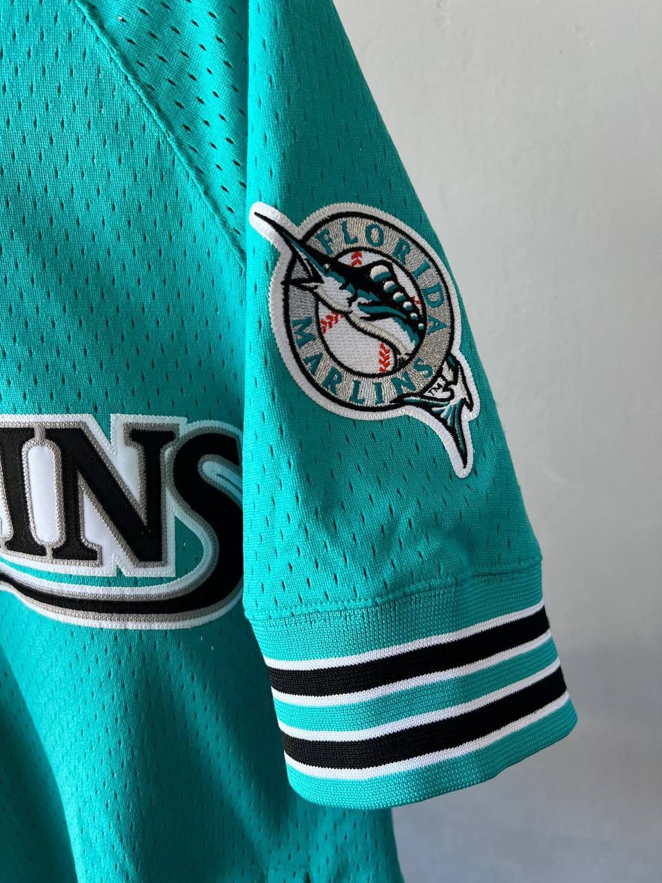 Mitchell & Ness RARE 1995 RETRO FLORIDA MARLINS #8 ANDRE DAWSON MLB SHIRT M Size US M / EU 48-50 / 2 - 4 Thumbnail