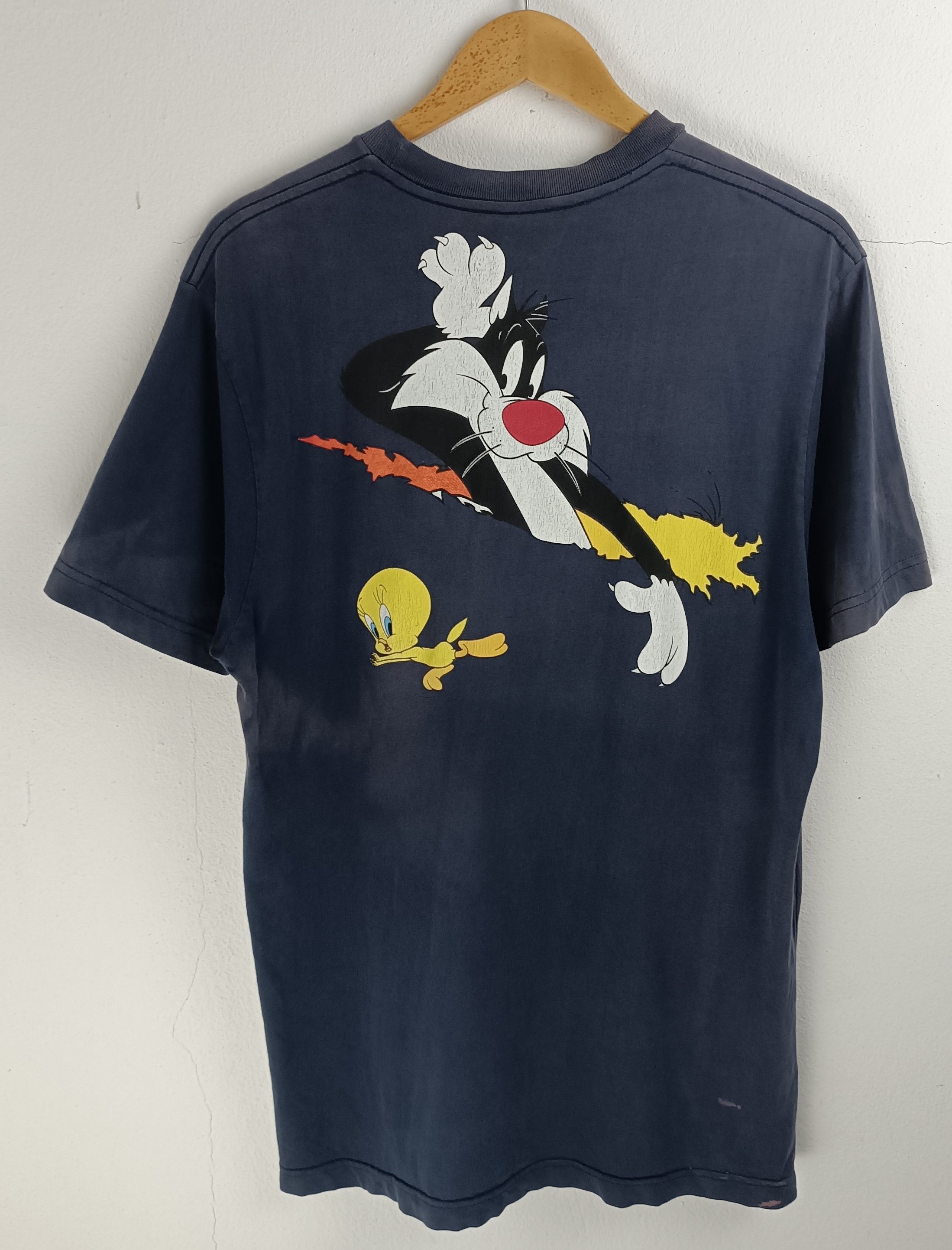 Vintage THRASHED FADED VINTAGE 2000s TWEETY & SYLVESTER LOONEY Y2K Size US M / EU 48-50 / 2 - 4 Thumbnail