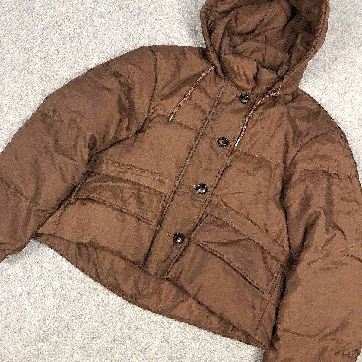 Japanese Brand × Jun Takahashi UNIQLO PUFFER WOMAN JACKET Size S / US 4 / IT 40 - 5 Thumbnail