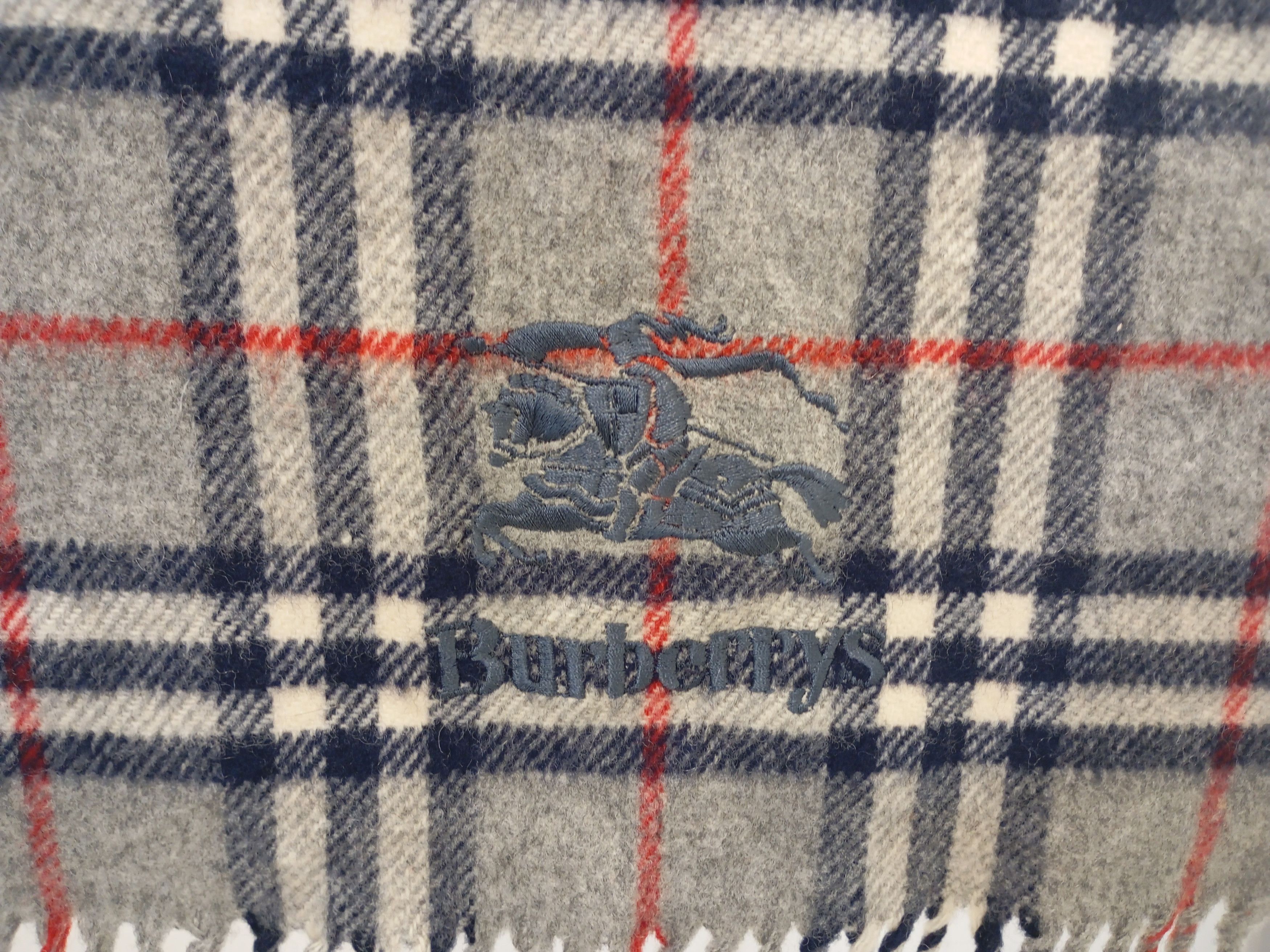 Burberry Distressed Burberrys scarves scarf shawl Size ONE SIZE - 2 Thumbnail