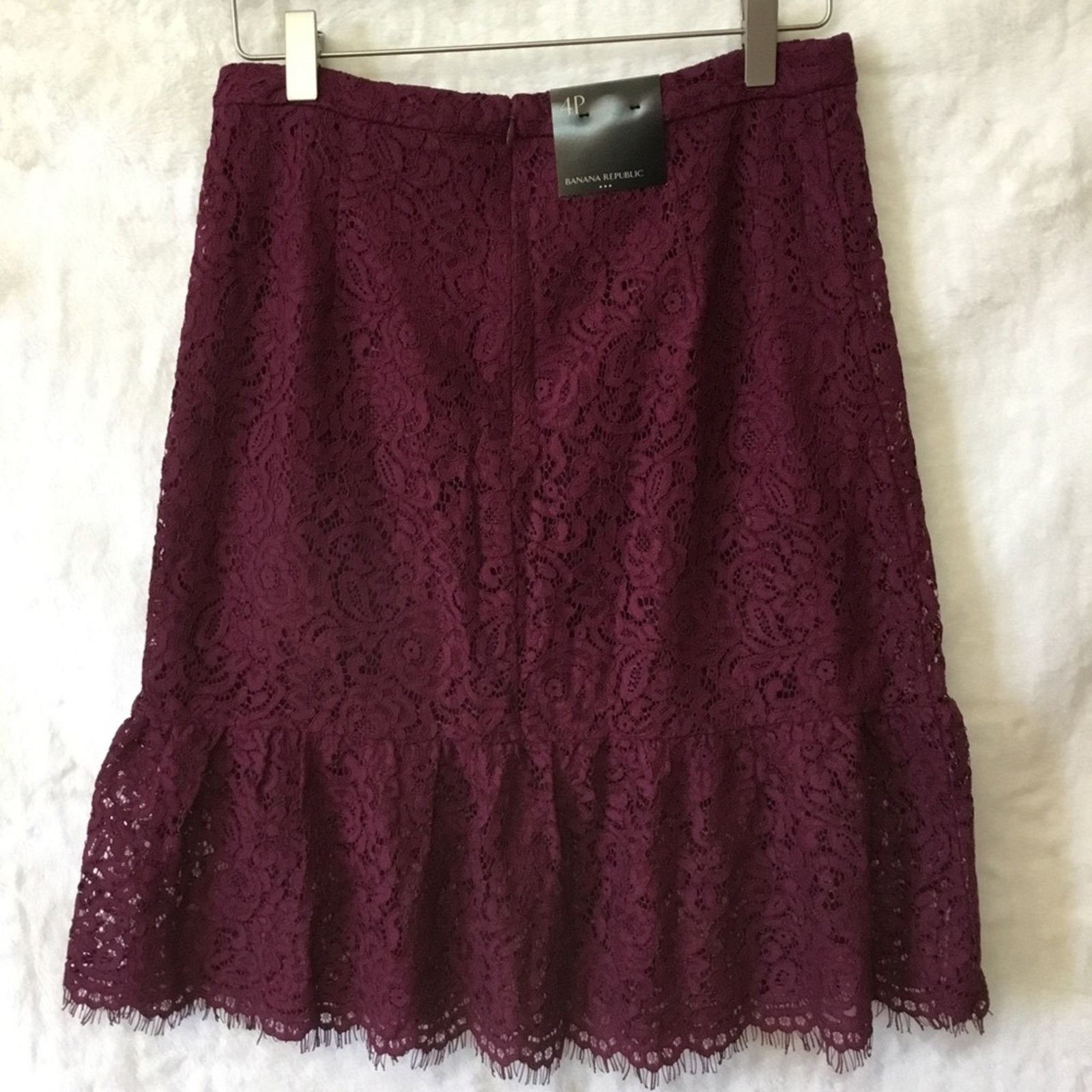 Banana Republic Banana Republic Burgundy Lace Flounce Skirt Size 27" / US 4 / IT 40 - 5 Thumbnail