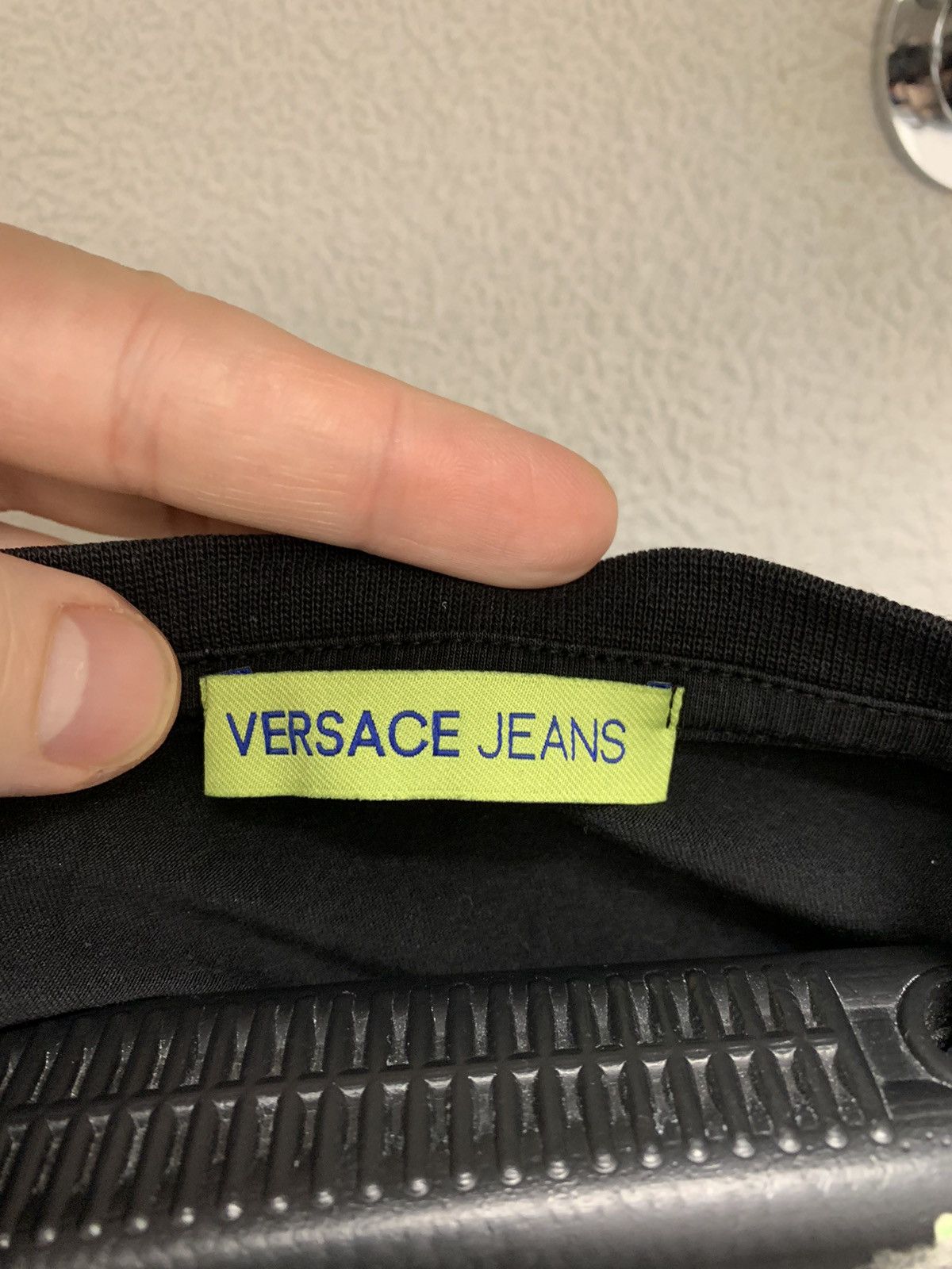 Versace Jeans Couture Versace jeans couture big logo black t-shirt M sz Size US M / EU 48-50 / 2 - 7 Thumbnail
