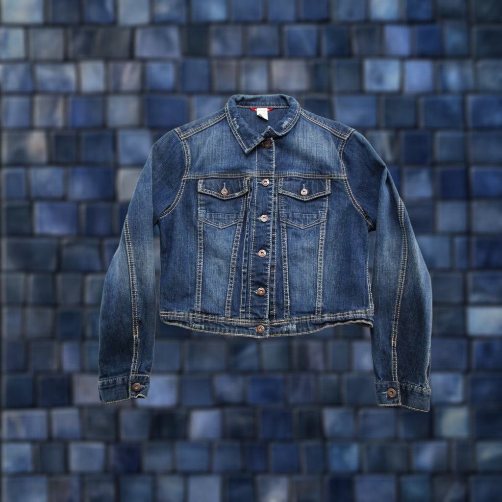 Vintage VINTAGE UNIONBAY Women's Denim Button Up Distressed Jean Jacket XL Read Size 40" / US 18 - 1 Thumbnail