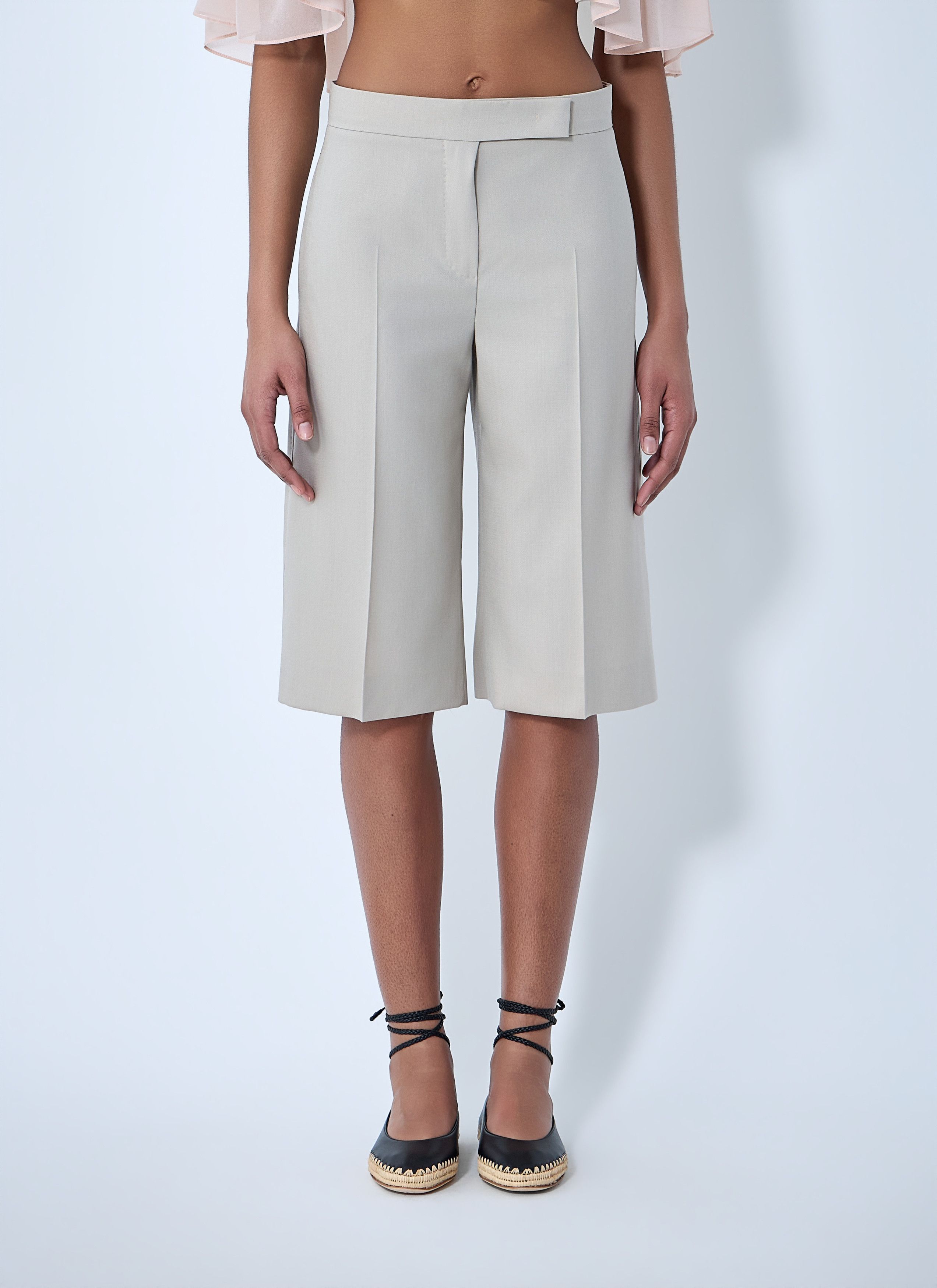 Max Mara Tailored Bermuda Shorts Size 28" / US 6 / IT 42 - 1 Thumbnail