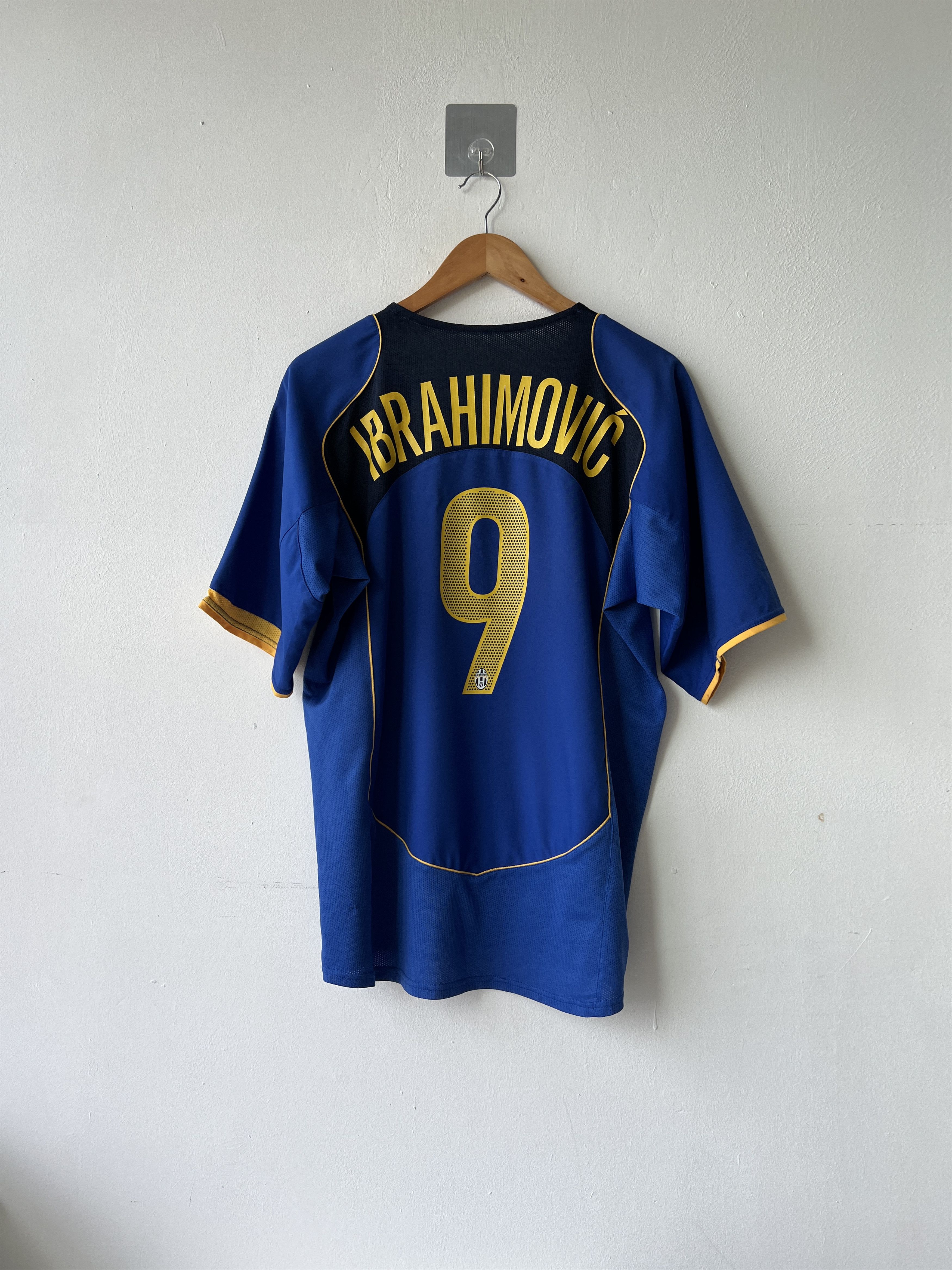 Nike × Vintage Vintage Juventus Ibrahimovic 9 04/05 Home Jersey