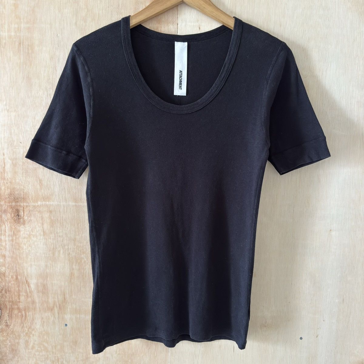 Attachment Japanese Brand Attachment Black Tees Size US S / EU 44-46 / 1 - 1 Thumbnail