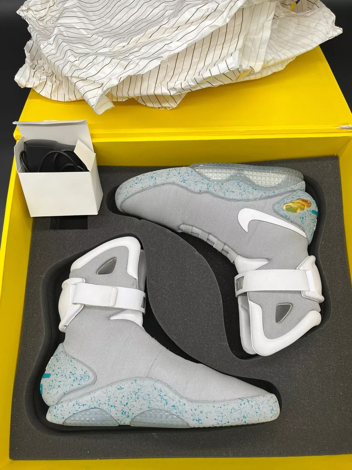Nike Nike MAG Back To The Future 2011 (VNDS) OG ALL Size US 8 / EU 41 - 15 Thumbnail