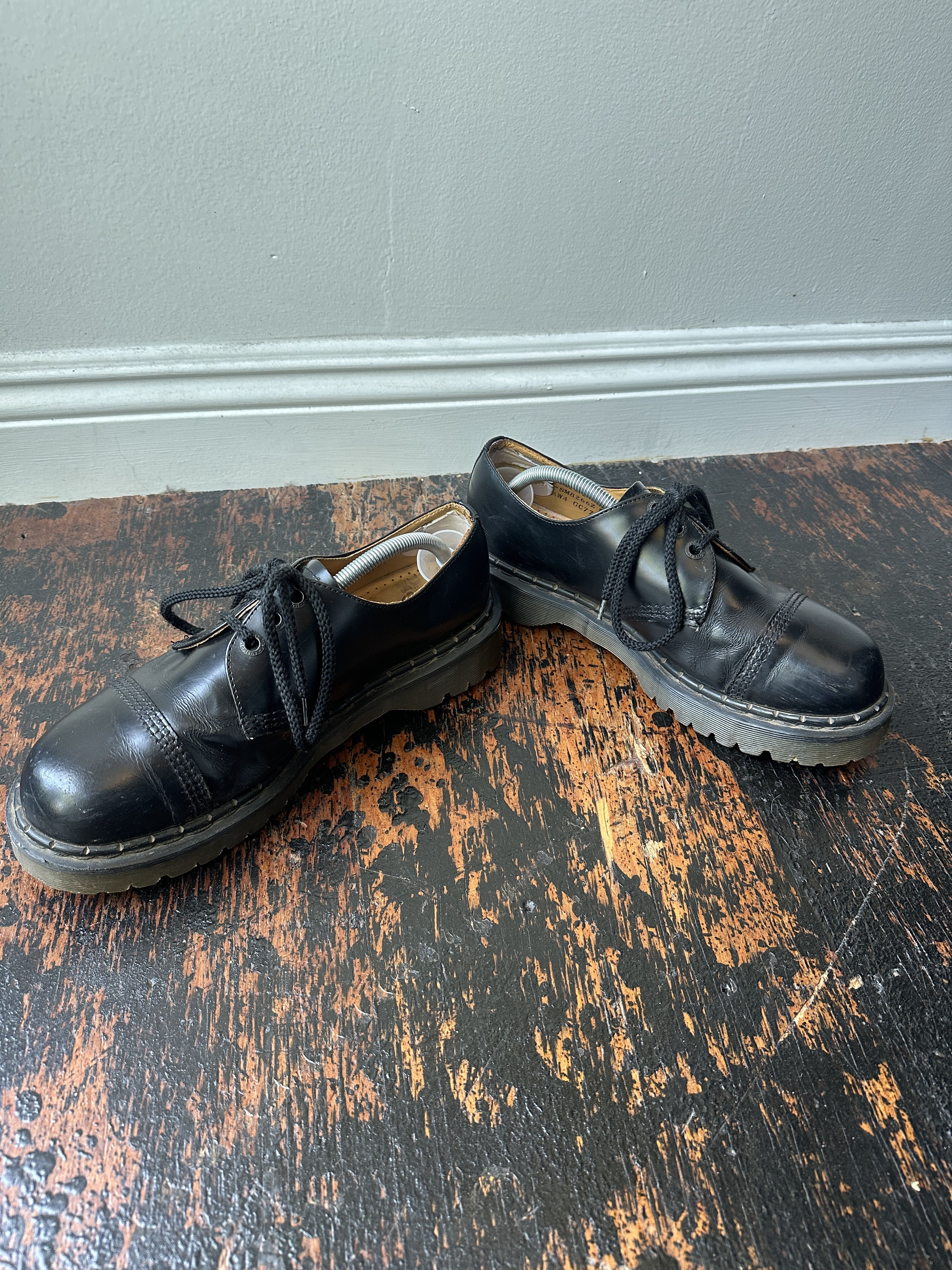 Dr. Martens 1980s 1461 VINTAGE MADE ENGLAND DR Martens AW4 8266 Cap Toes Size US 10 / EU 43 - 2 Thumbnail