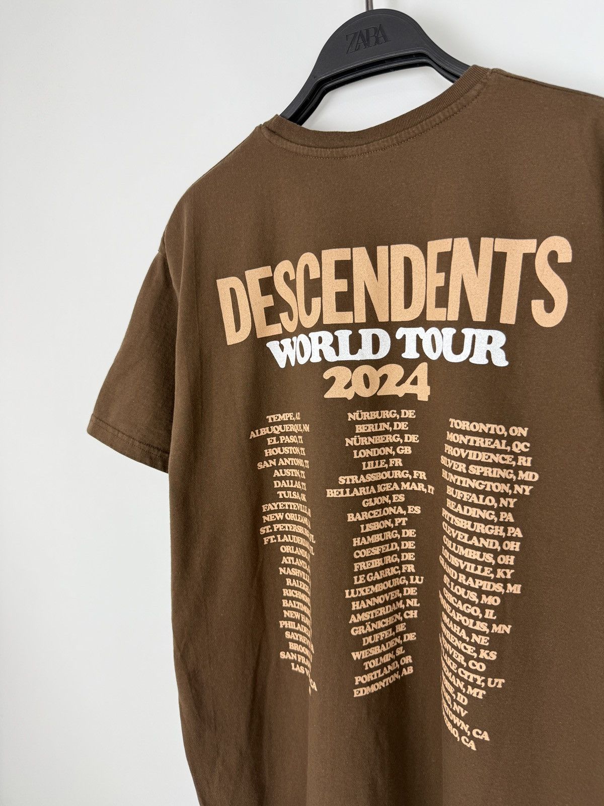 Band Tees 2024 Descedents Punk Band World Tour Graphic T-Shirt Size US XL / EU 56 / 4 - 6 Thumbnail