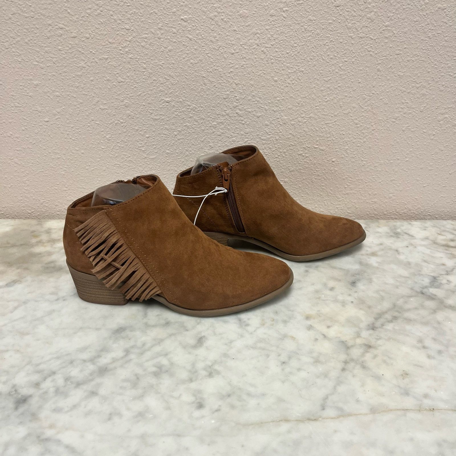 Other Universal Thread brown suede fringe ankle boots NWT Size US 7.5 / IT 37.5 - 4 Thumbnail