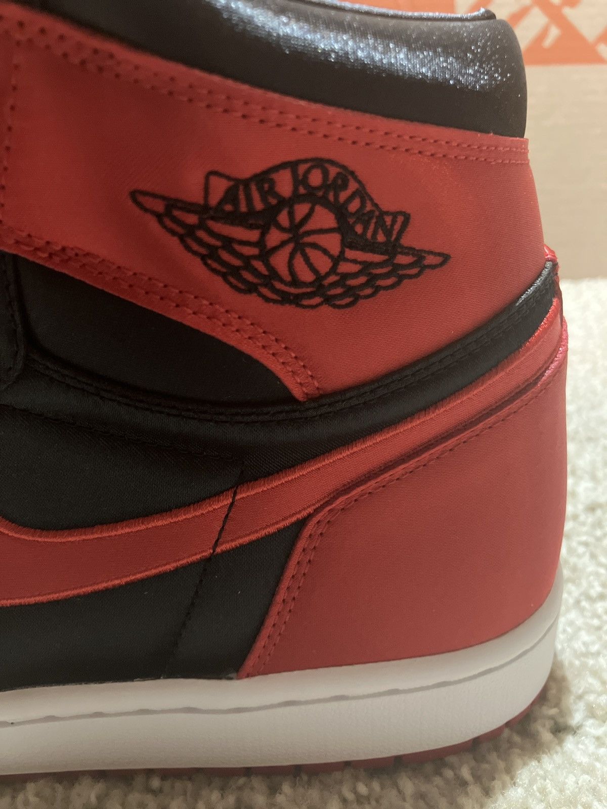 Jordan Brand × Nike Jordan 1 Satin Bread Size 10.5 Men’s Size US 10.5 / EU 43-44 - 7 Thumbnail