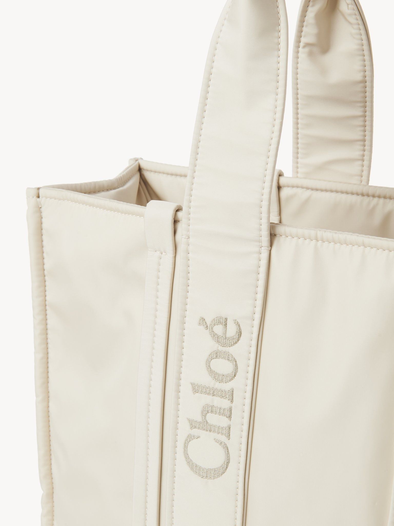 Chloe o1loc1c10425 Size: OS / Woody Large Tote Bag in Dusty Ivory Size ONE SIZE - 6 Thumbnail