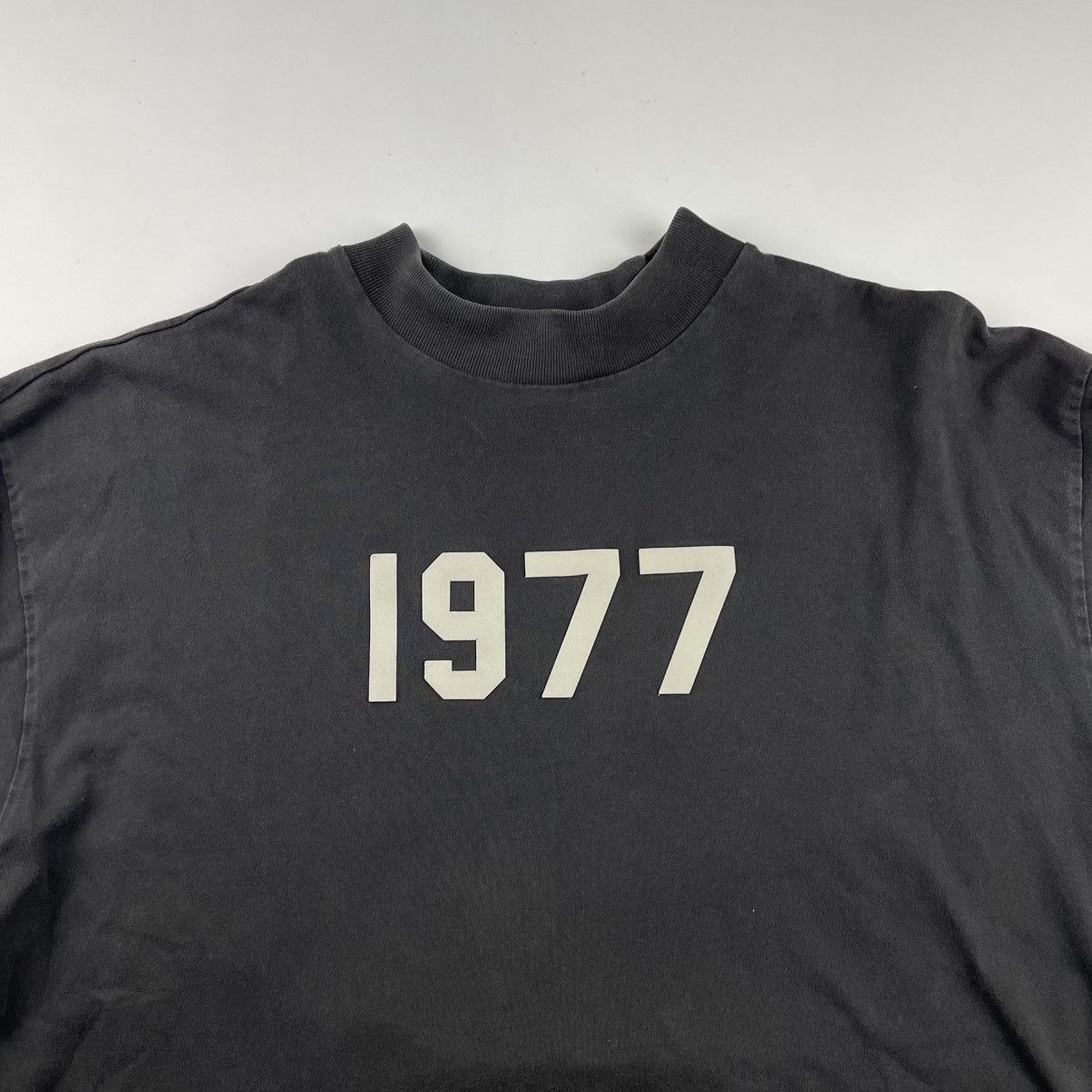 Fear of God Fear Of God Essentials 1977 Mock Neck Shirt Dark Gray Men XL Size US XL / EU 56 / 4 - 3 Thumbnail