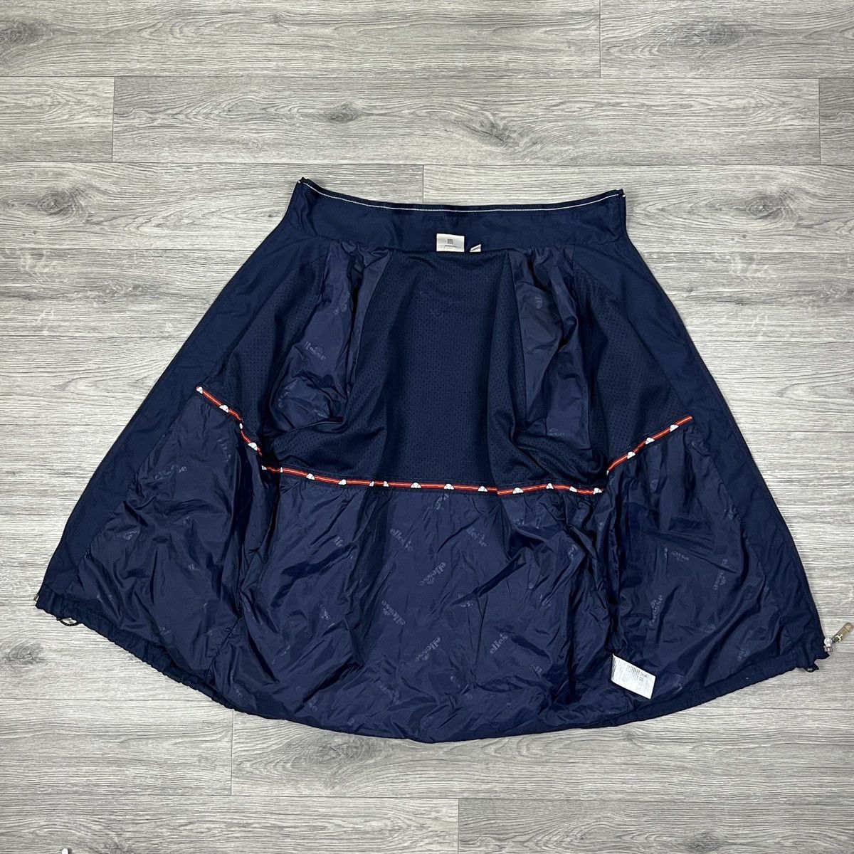 Ellesse Vintage Ellesse Navy Blue Windbreaker Track Jacket Size M Size US M / EU 48-50 / 2 - 6 Thumbnail