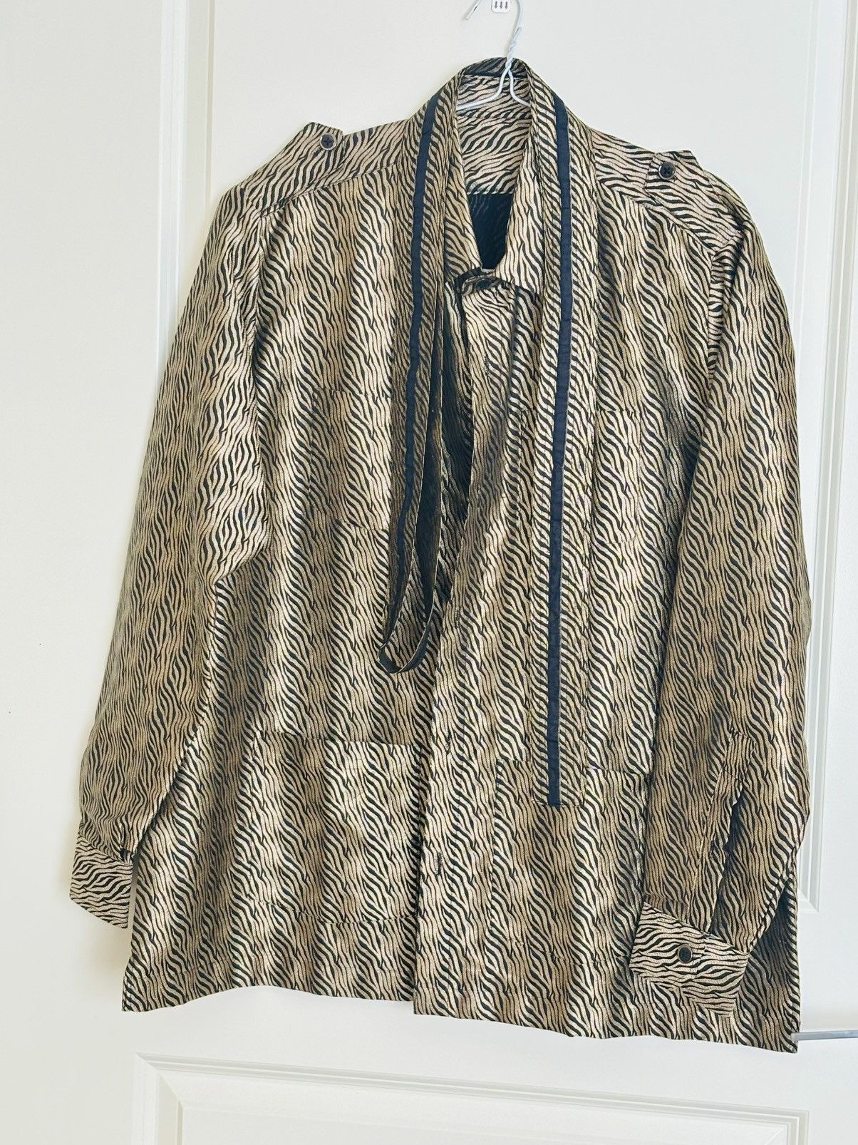 Designer Pure silk Black & Gold Unisex Jacket with Zebra pattern Size US L / EU 52-54 / 3 - 14 Thumbnail