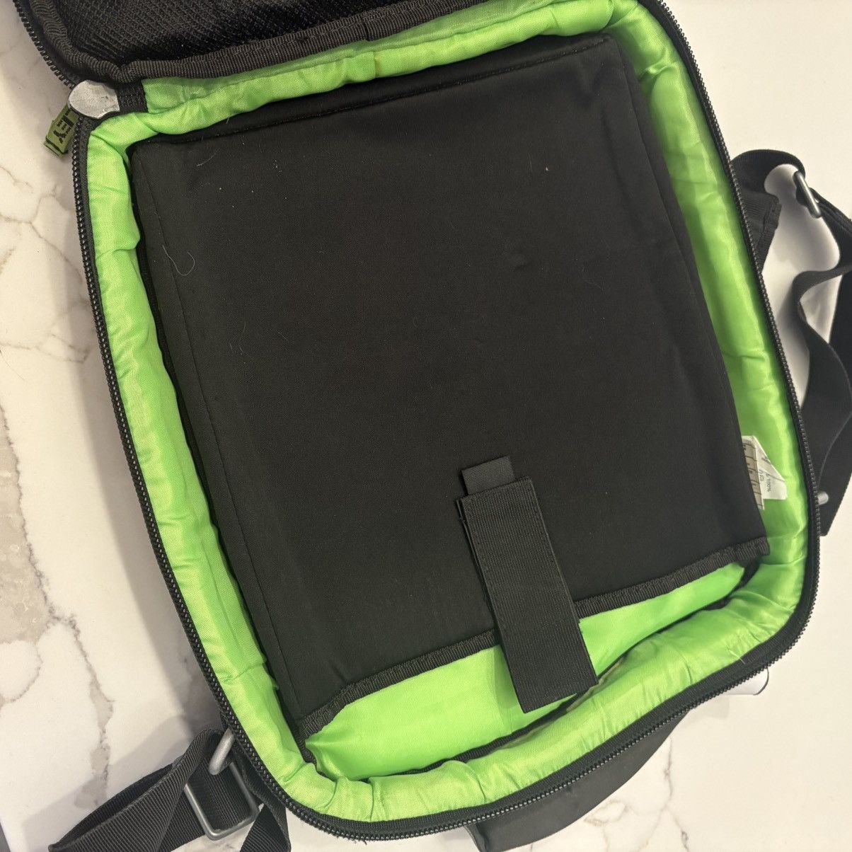 Oakley Oakley Y2K One Strap 16in Laptop Shoulder Bag Size ONE SIZE - 6 Thumbnail