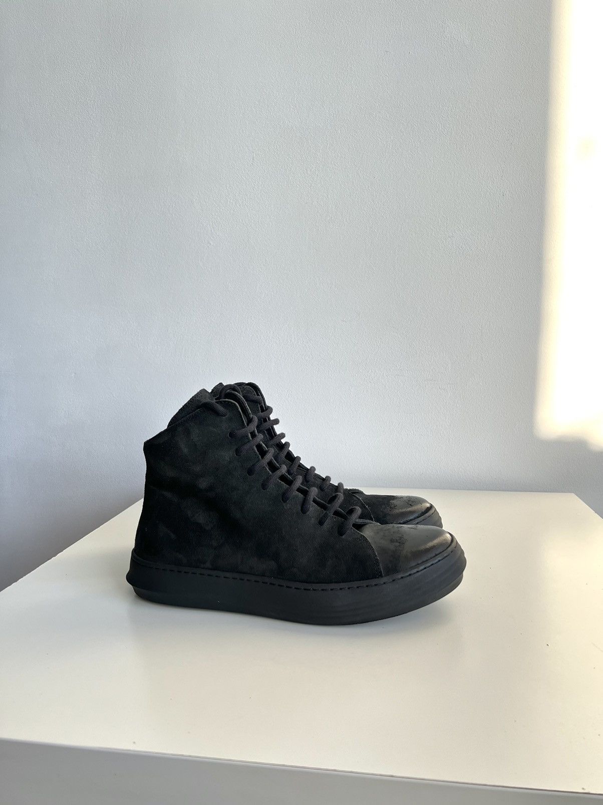 レザースニーカー レースアップ ALL BLK Traditional Standard