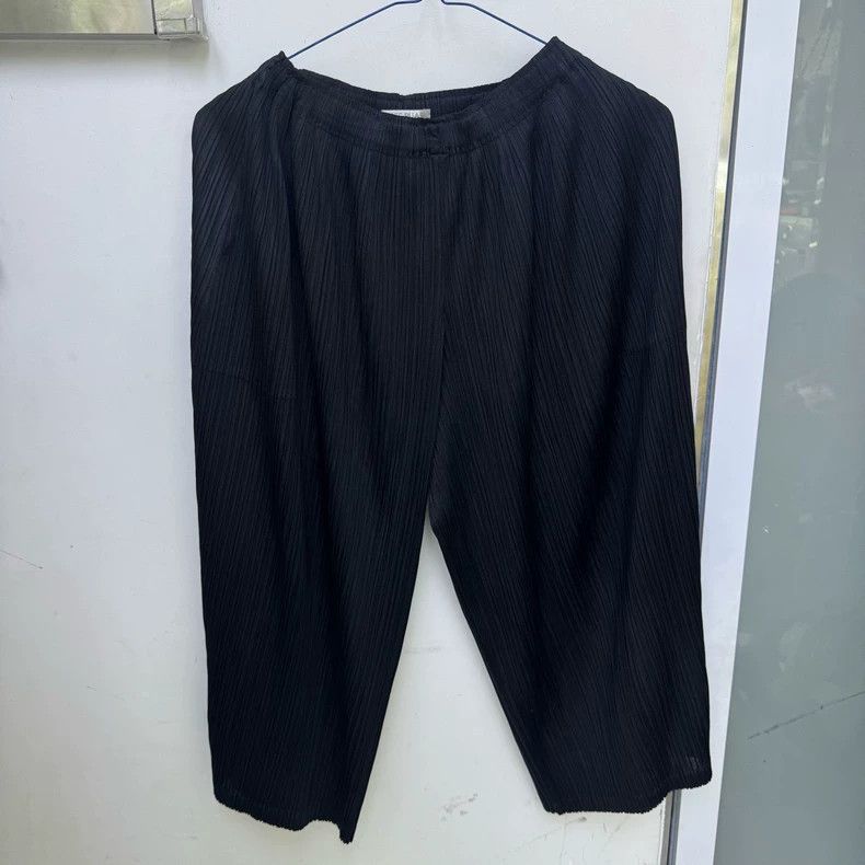 Issey Miyake Issey Miyake size:3 Black pleated wide-leg pants Size 31" - 1 Thumbnail