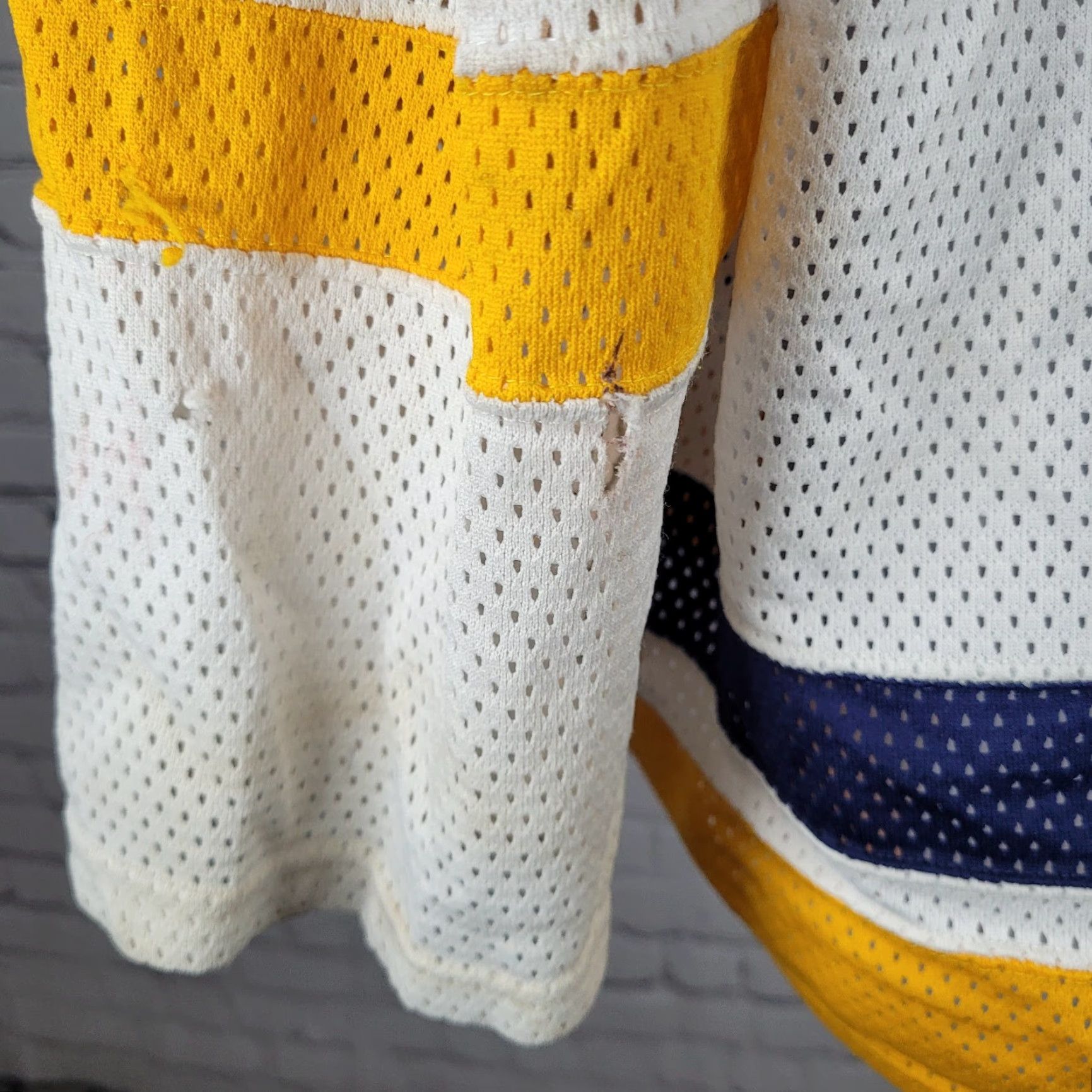 Vintage Oshawa Saints Dwyer #9 White Yellow Navy Long Sleeve Hockey Jersey XXL Size US XXL / EU 58 / 5 - 7 Thumbnail