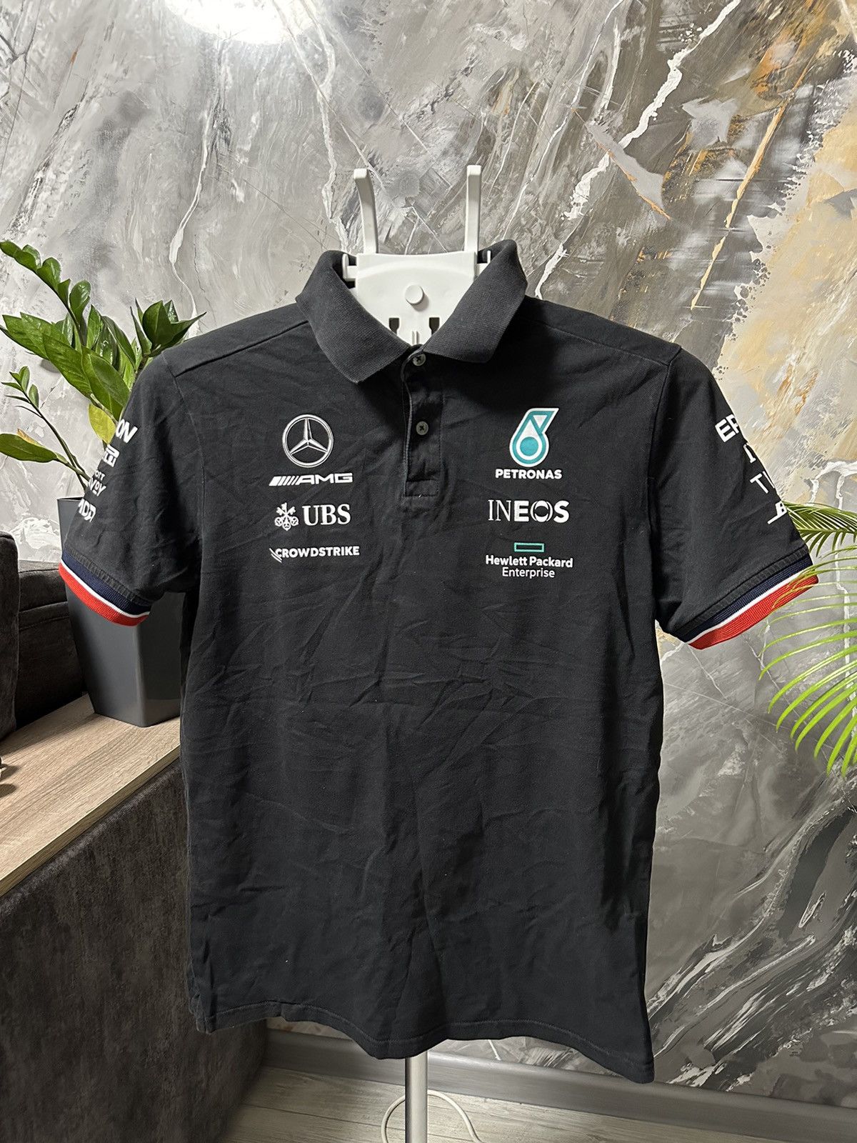 Formula 1 Mercedes AMG Petronas F1 Black Short Sleeve Big Logo T-Shirt Size US M / EU 48-50 / 2 - 1 Thumbnail