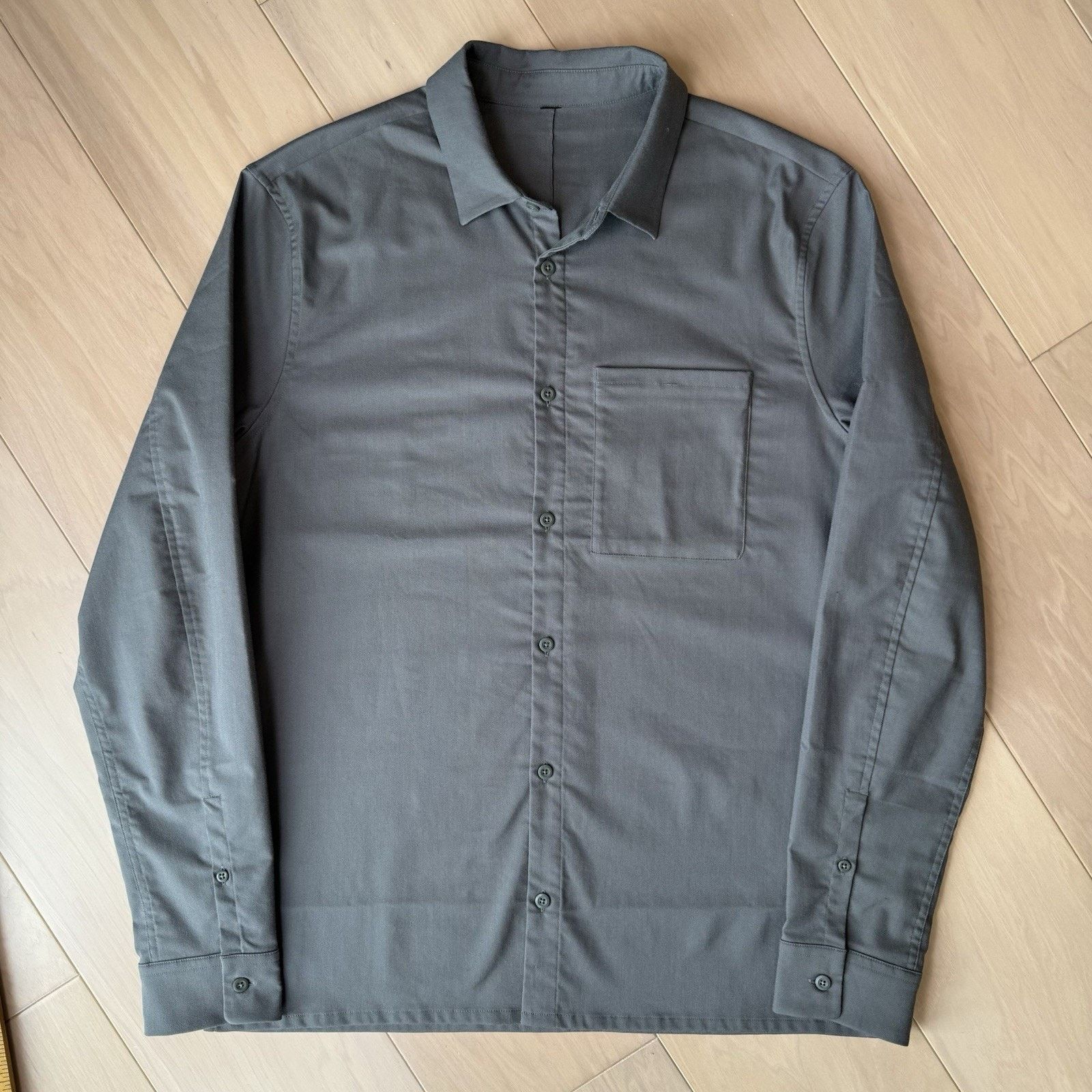 Lululemon Lululemon Utility Shirt L Dark Gray Long Sleeve Minimalist Size US L / EU 52-54 / 3 - 3 Thumbnail