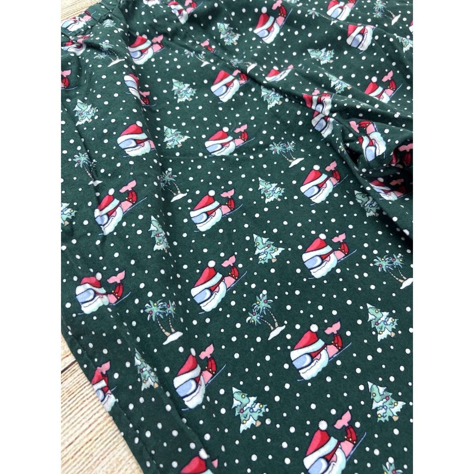 Vineyard Vines Vineyard Vines Pajama Pants Unisex Adults XS Green Christmas Santa Skiing Holiday Size US 27 - 8 Thumbnail