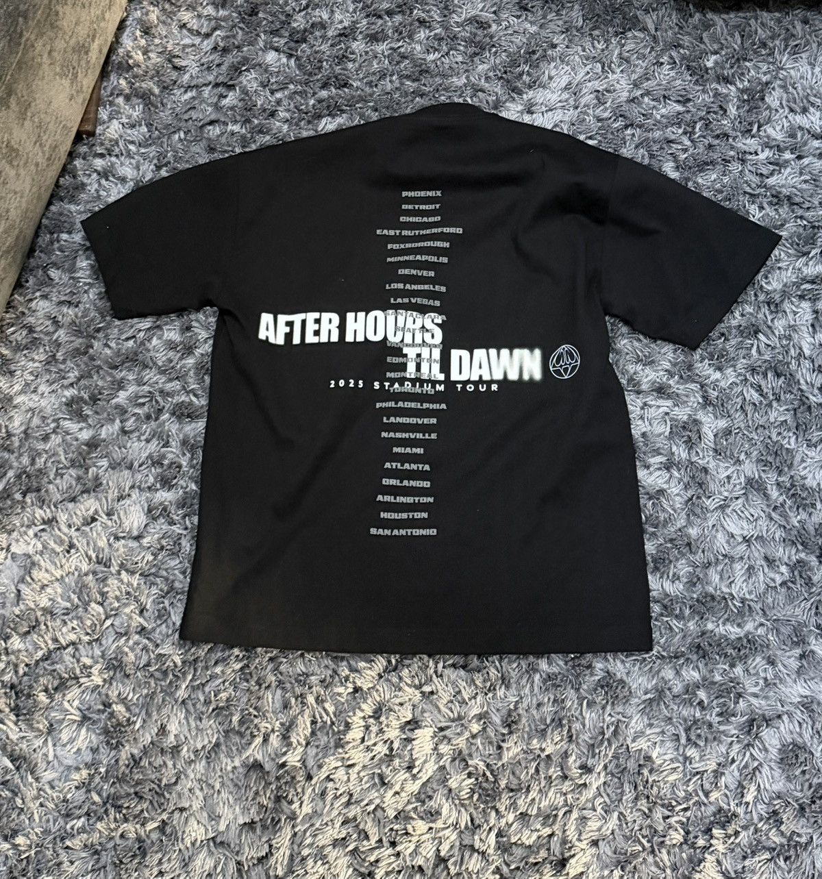 XO After hours Til Dawn merch T Size US M / EU 48-50 / 2 - 2 Thumbnail