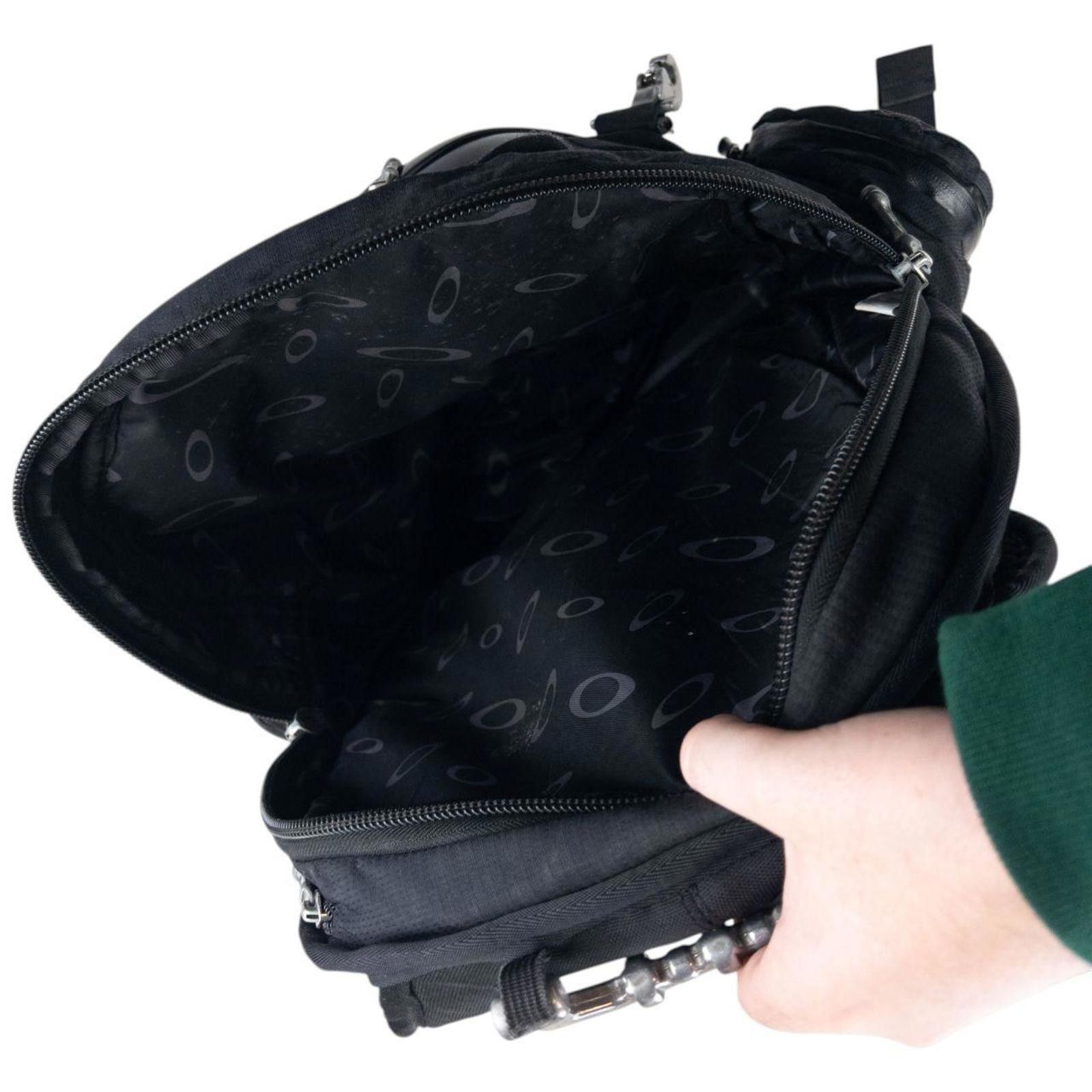 Oakley Vintage 2014 Oakley Lunchbox Hard Shell Backpack Size ONE SIZE - 5 Thumbnail