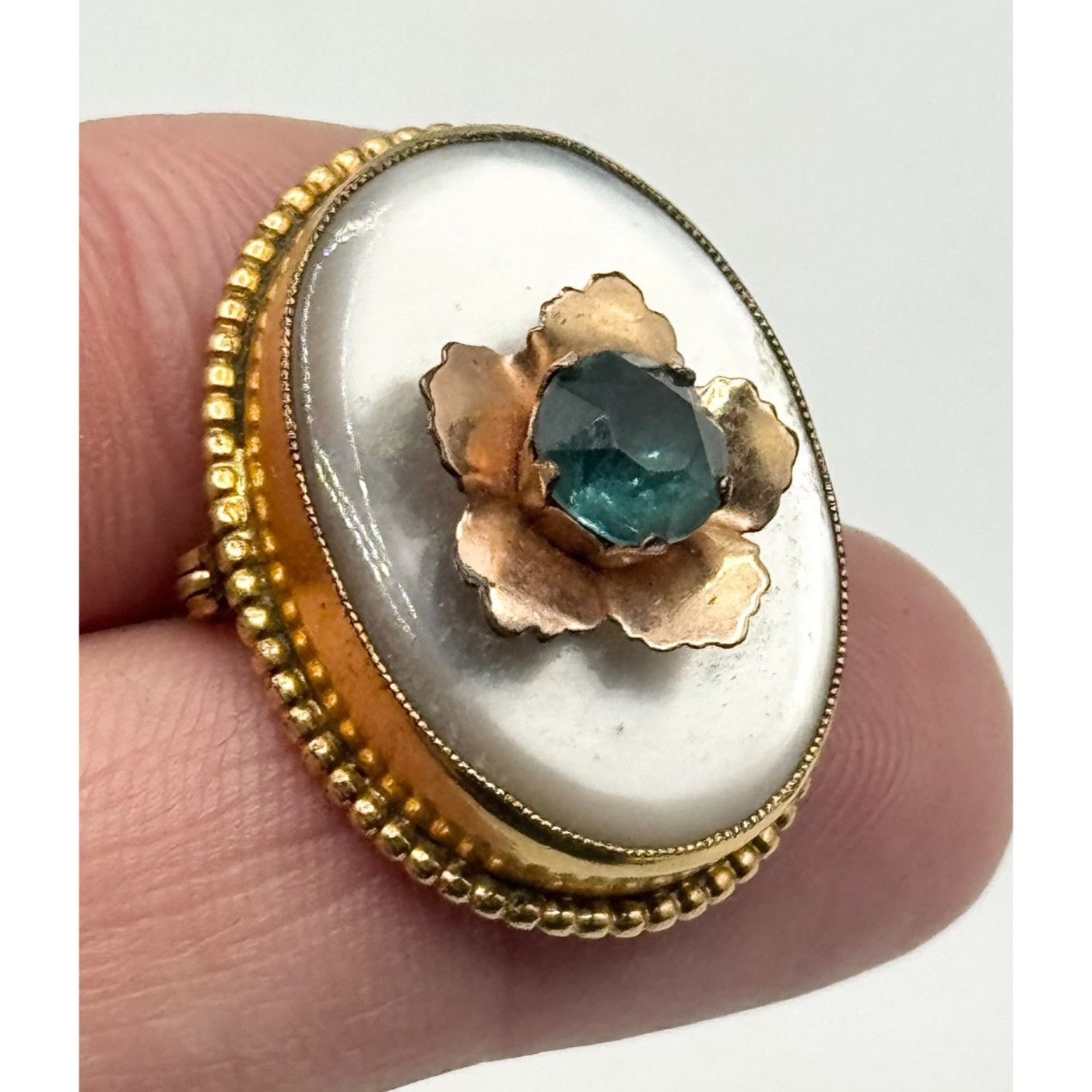 Vintage Estate AM Co Gold Filled Mother of Pearl Rhinestone Flower B Size ONE SIZE - 1 Thumbnail