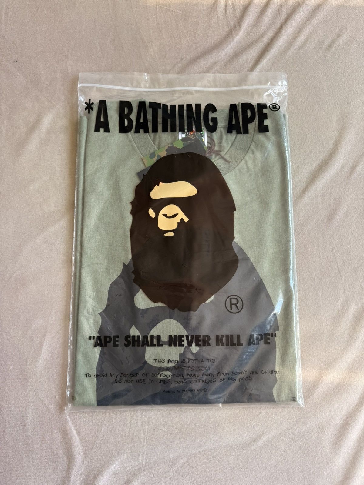 Bape × New Balance Bape x New Balance tee olive Size US XXL / EU 58 / 5 - 2 Thumbnail