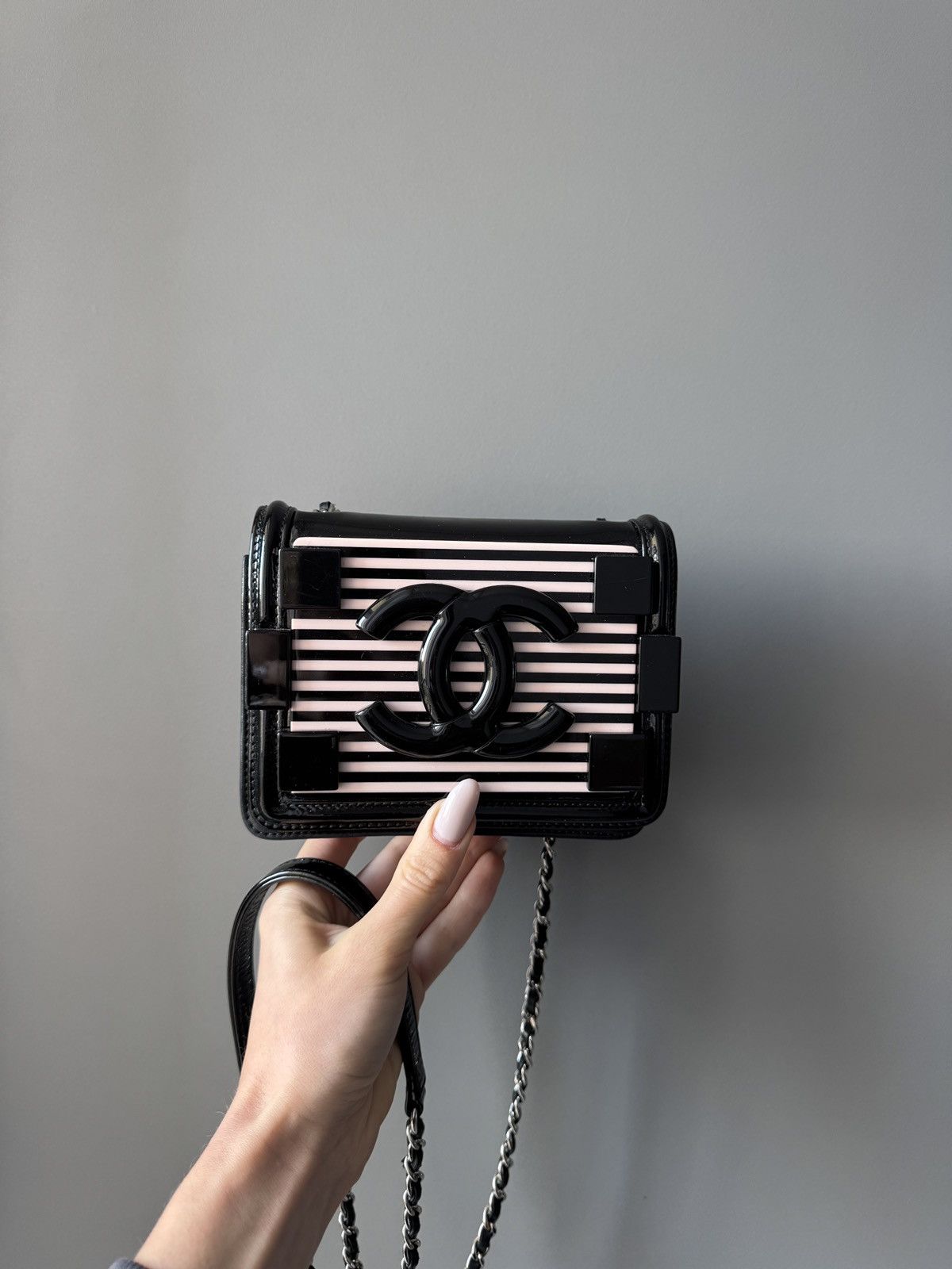 Chanel Chanel 2014 Plexiglass Patent Striped Boy Brick Flap Bag Size ONE SIZE - 4 Thumbnail
