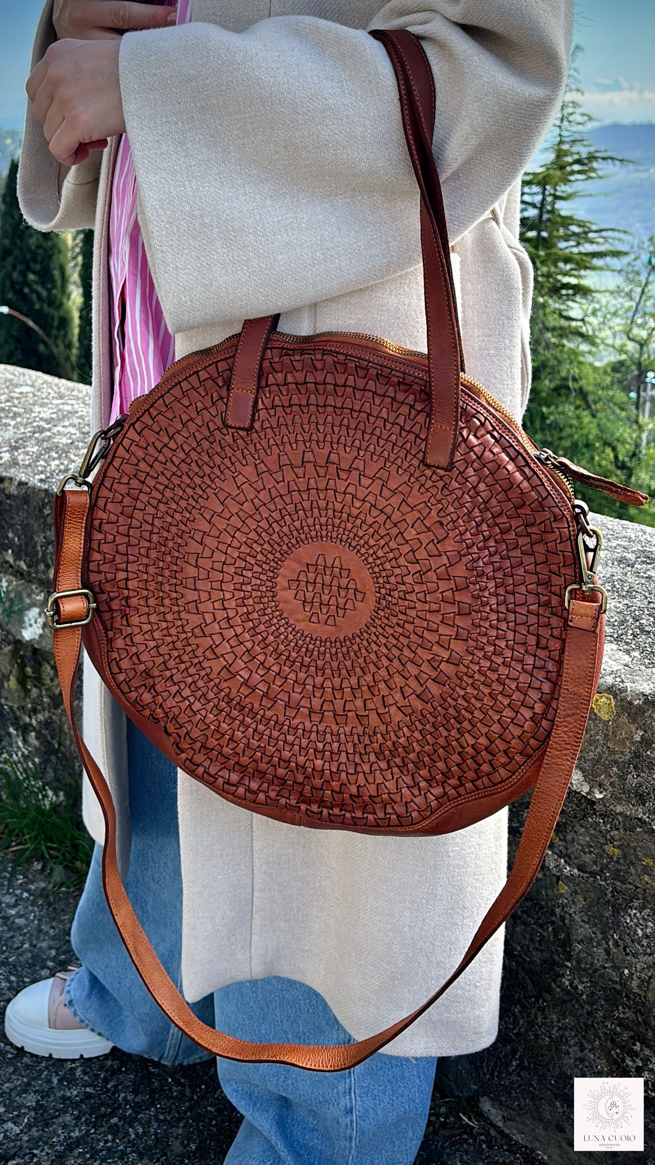 Vera Pelle Handmade Round Woven Leather Tote Bag Size ONE SIZE - 5 Thumbnail