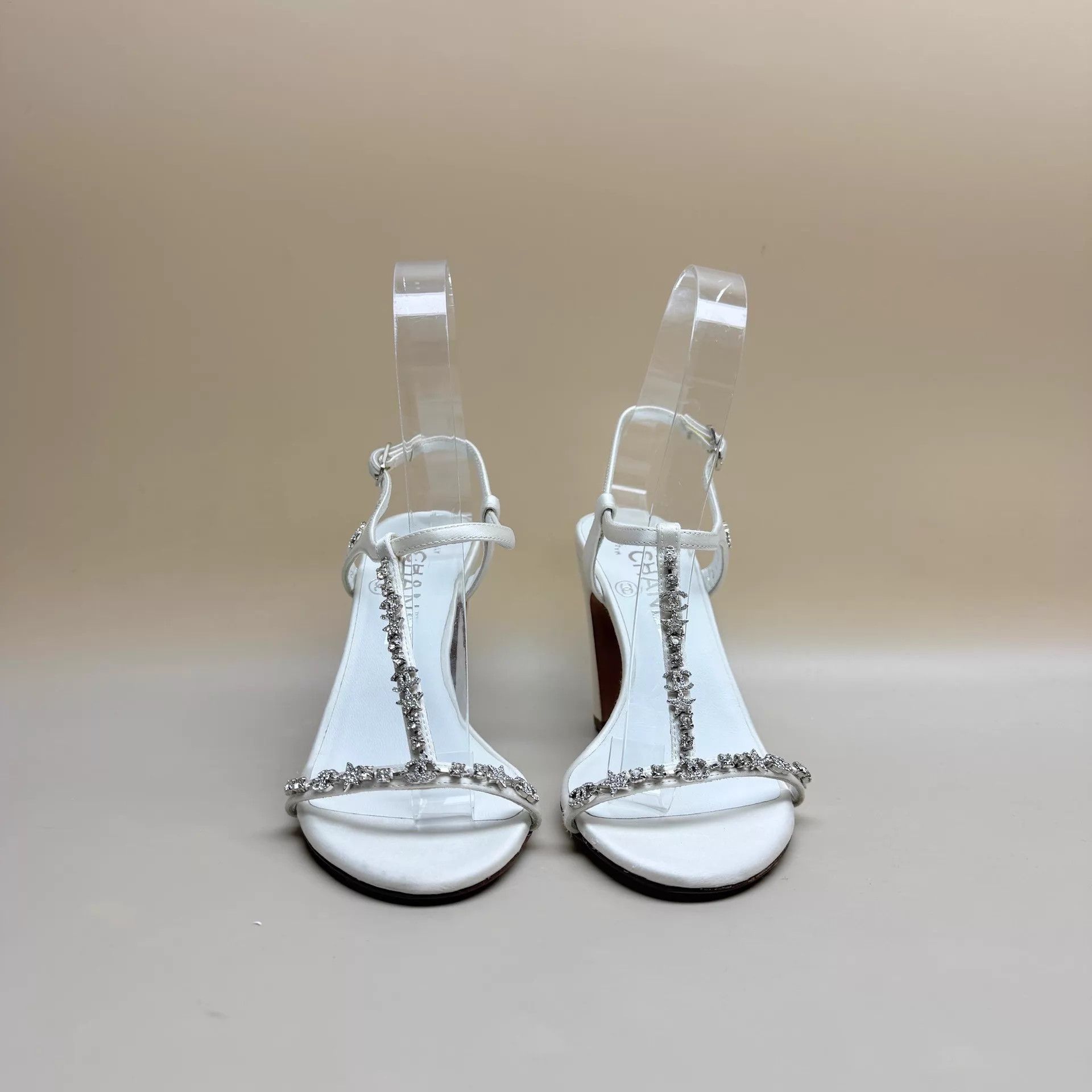 Chanel CHANEL White CC Chain High Heel Sandals 35 Size US 4.5 / IT 34.5 - 2 Thumbnail